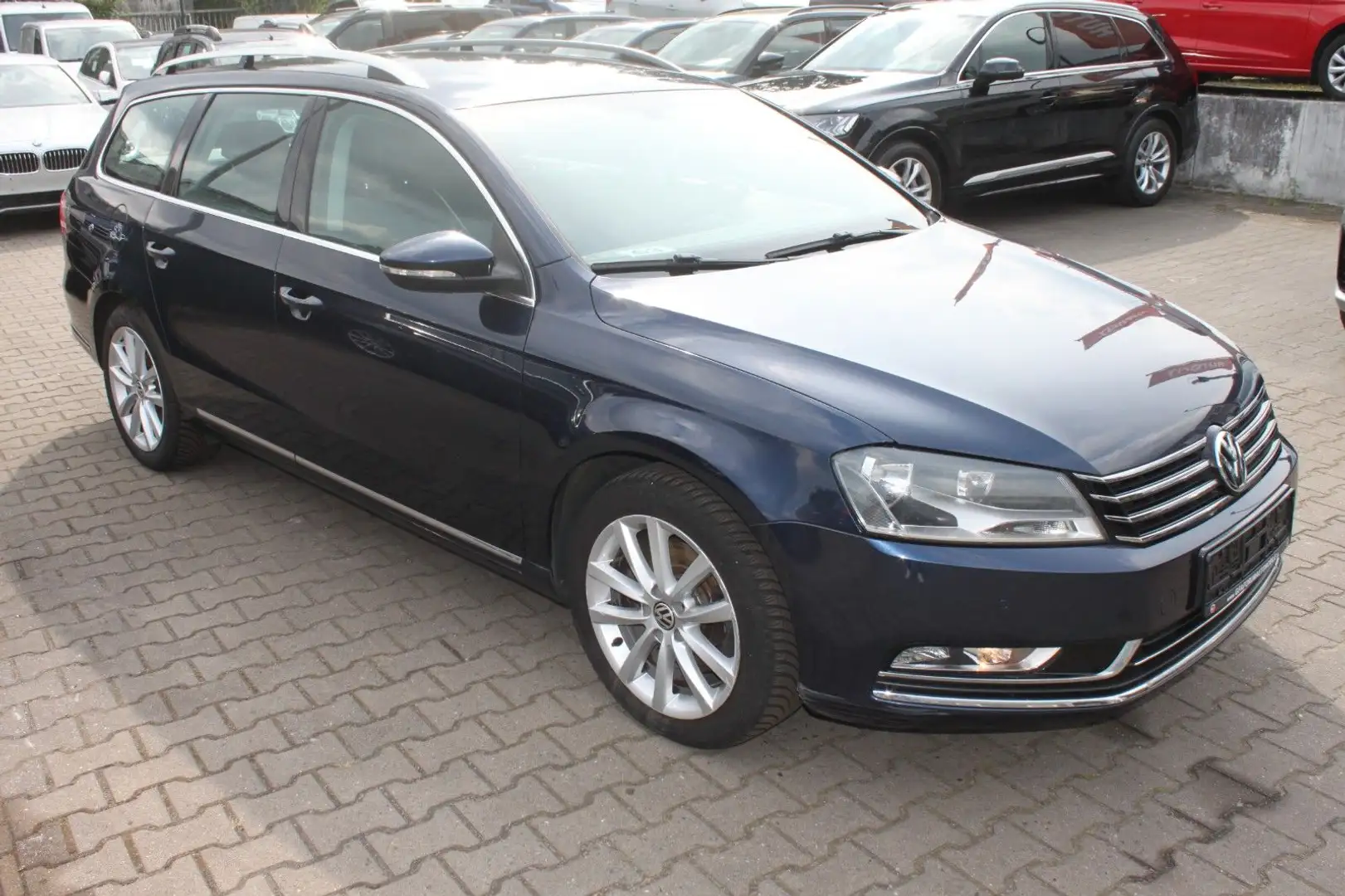 Volkswagen Passat Variant Highline Bleu - 2