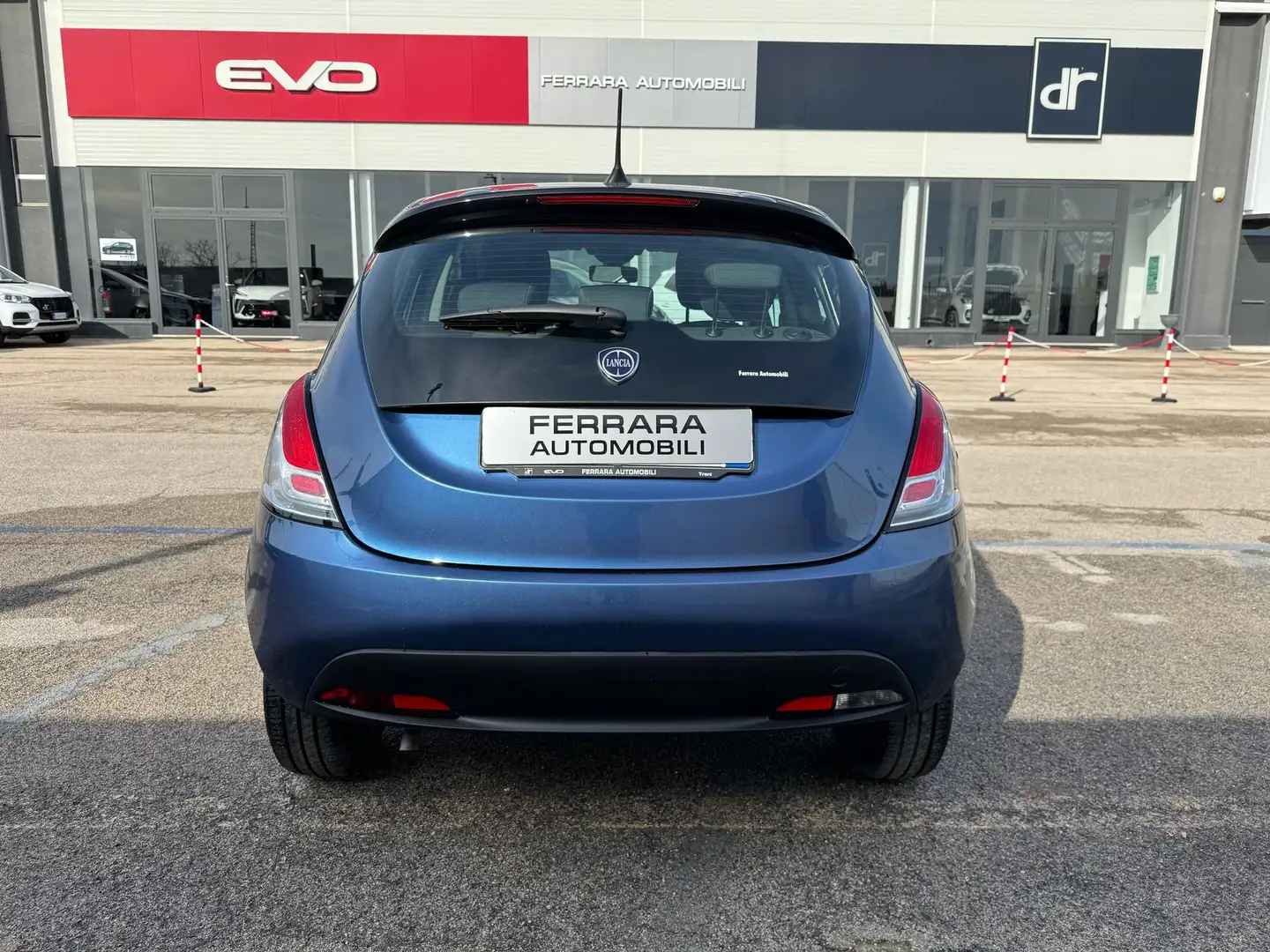 Lancia Ypsilon Ypsilon 1.0 firefly hybrid Silver Plus s Azul - 2