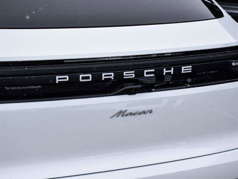 2025 Porsche Macan Electric thumb 11