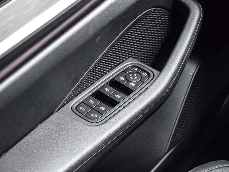 2025 Porsche Macan Electric thumb 14