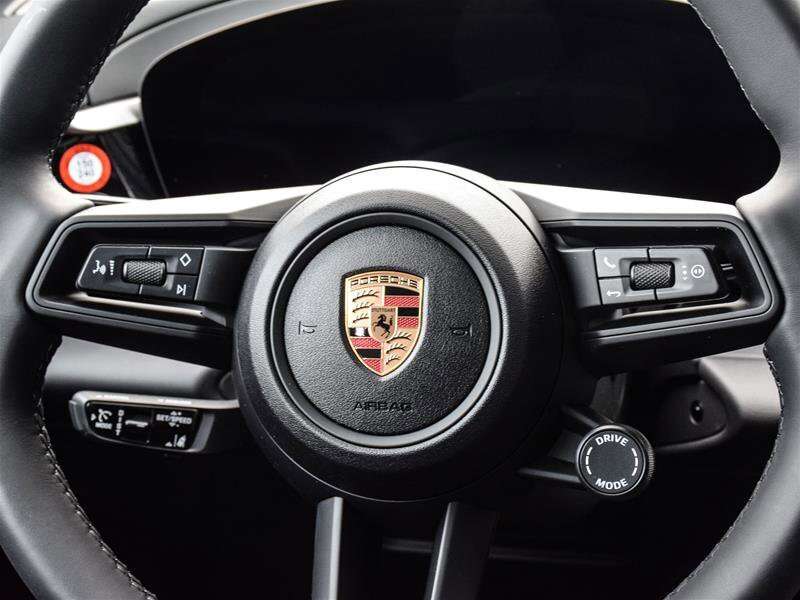 2025 Porsche Macan Electric thumb 17