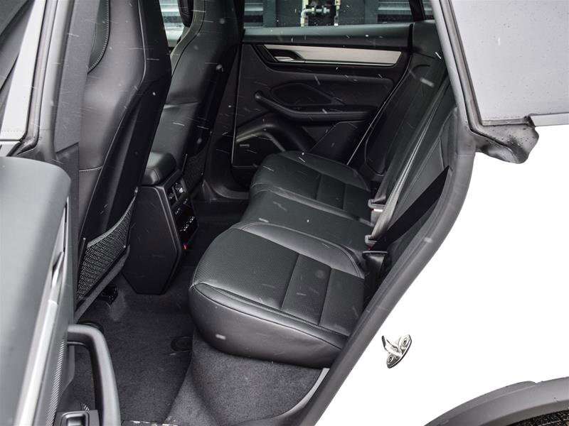 2025 Porsche Macan Electric thumb 12
