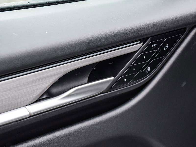 2025 Porsche Macan Electric thumb 22