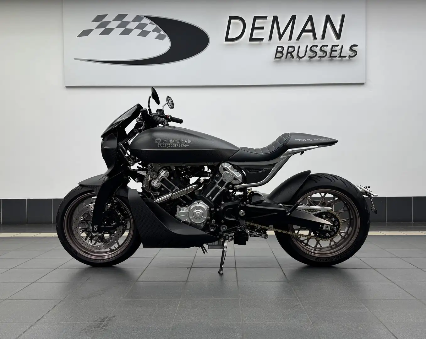 Brough Superior Dagger * 1 of 300 * Carbone * biplaces * Euro5 Чёрный - 2