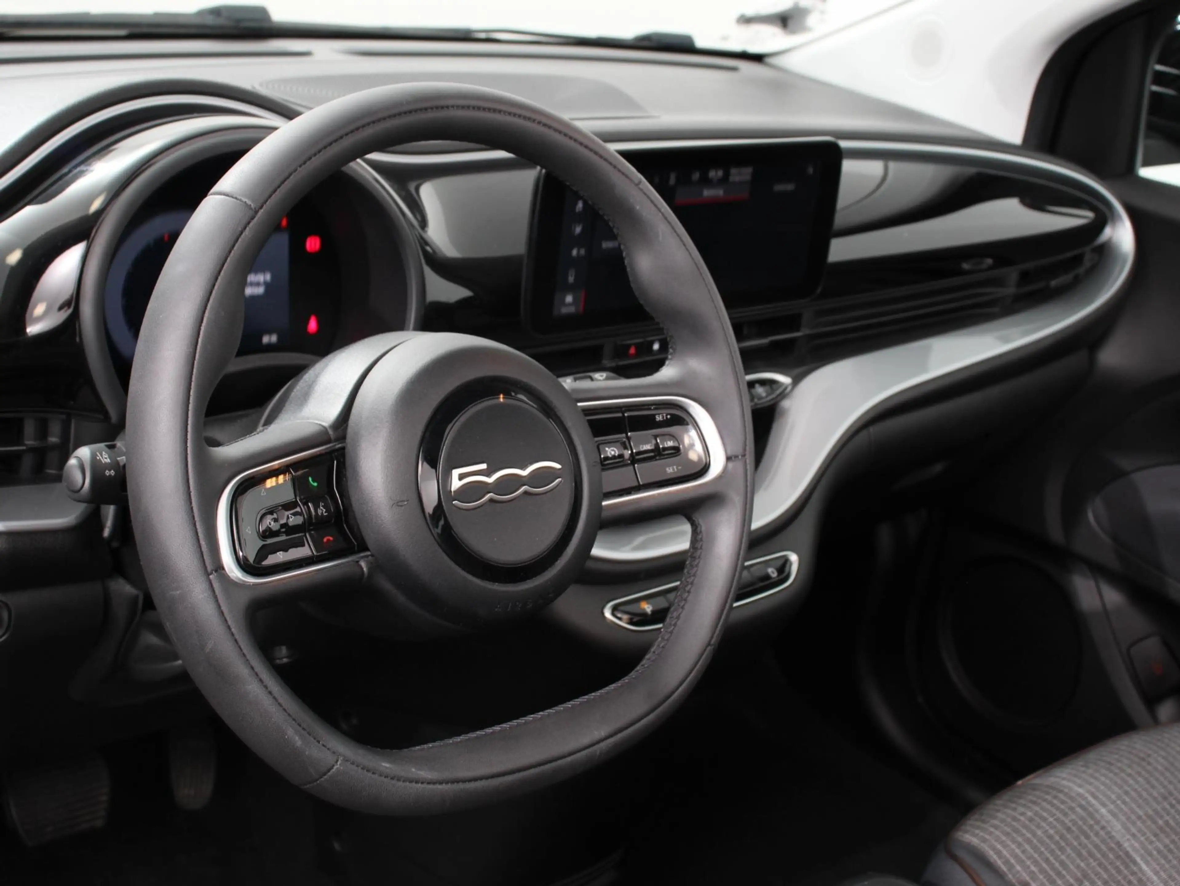 Fiat 500e C Icon 42 kWh Automaat Climate control Cruise cont — photo 11