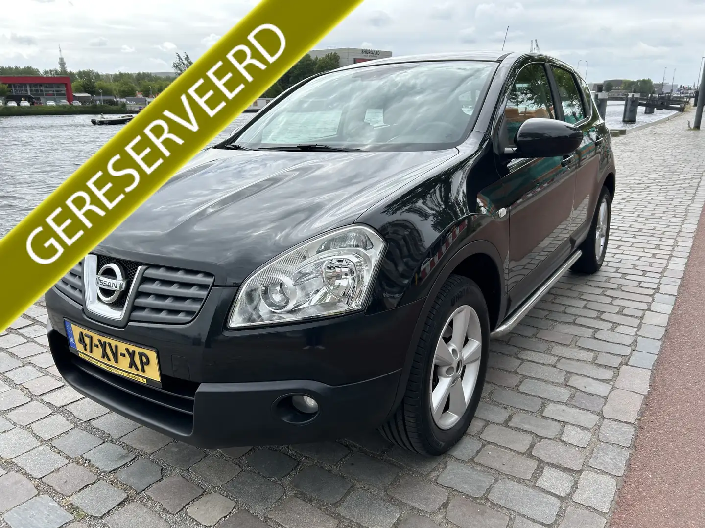 Nissan Qashqai 2.0 Tekna Pack 2.0i Airco/ecc nwe apk Zwart - 1