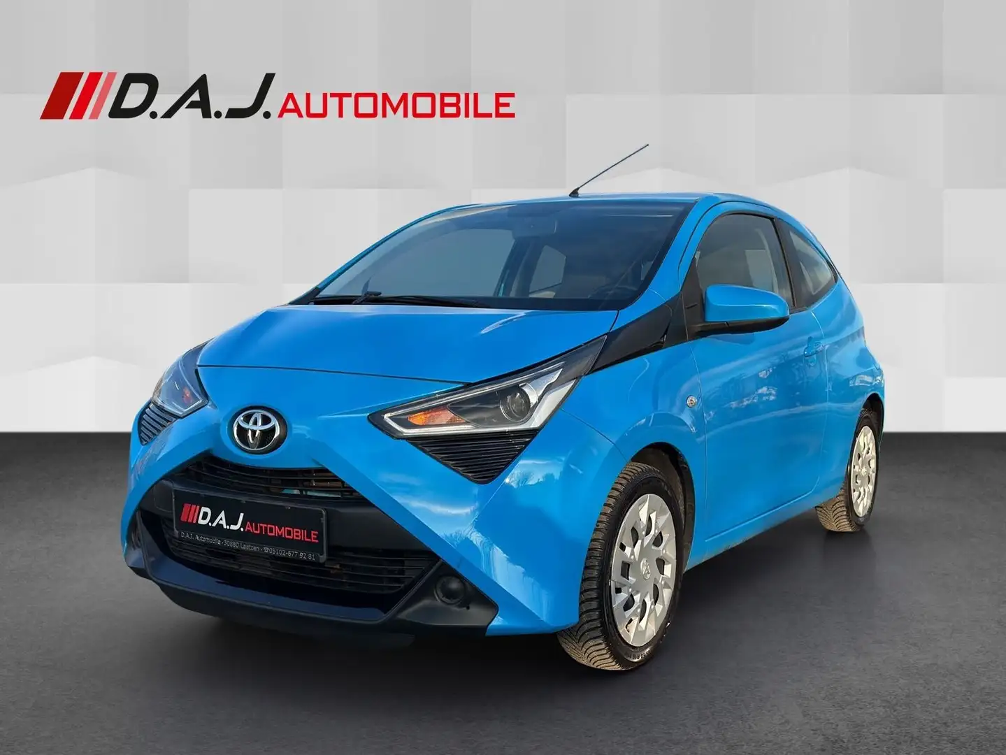Toyota Aygo 1.0 x-play 3-türer / Klima Bluetooth ZV Синій - 1
