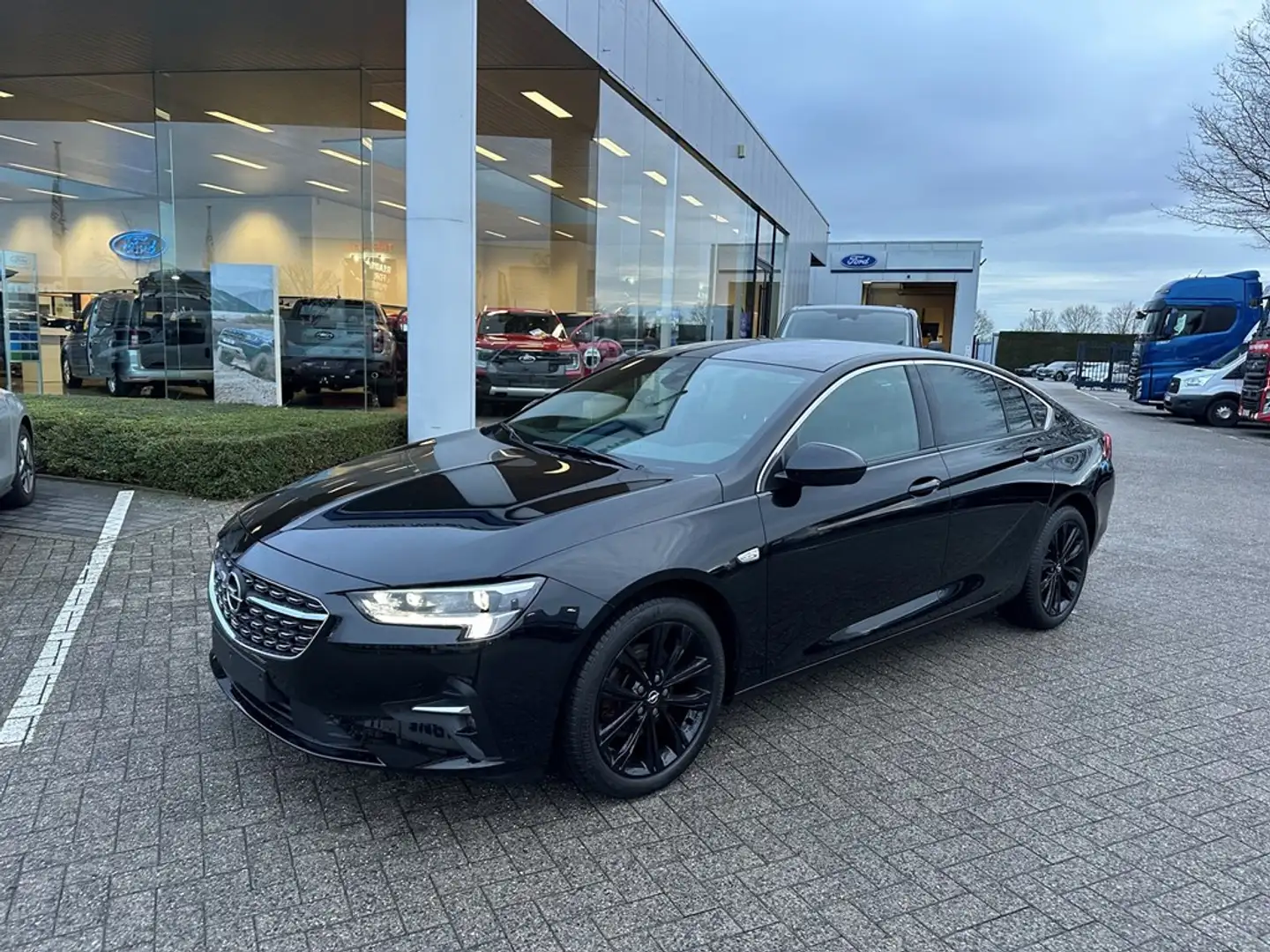 Opel Insignia Enkel voor professionele verkoop. Noir - 1