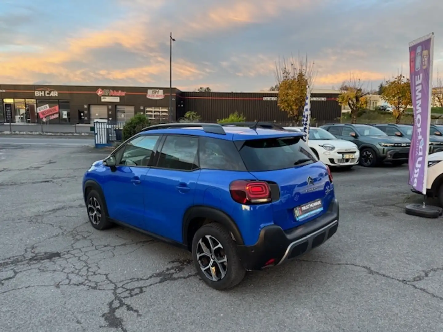 Citroen C3 Aircross PURETECH 110CH S\u0026S SHINE Blau - 2