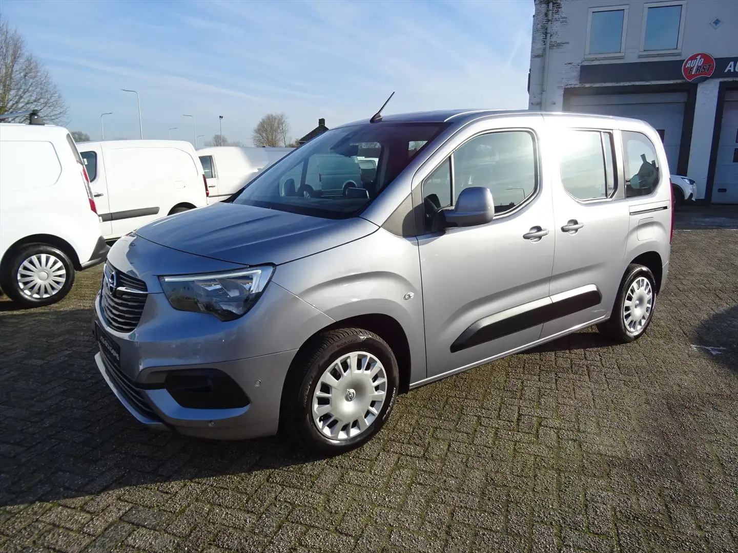 Opel Combo Life 1.2 Turbo 110pk L1H1 S/S Edition Gris - 1