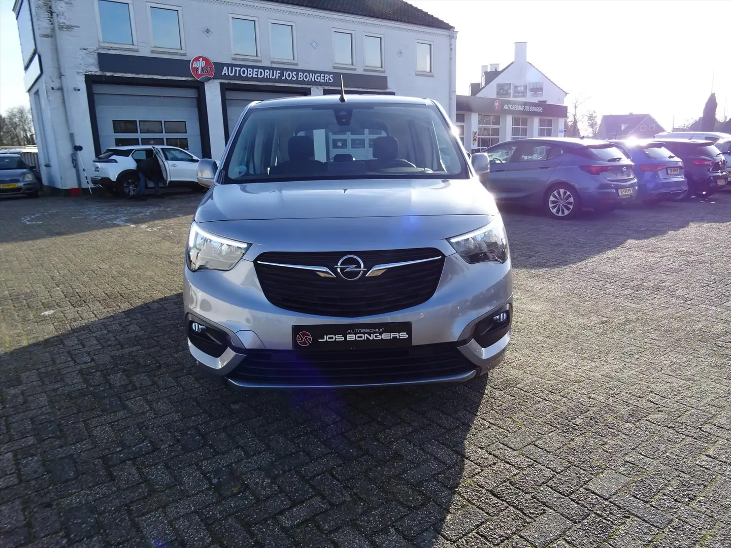 Opel Combo Life 1.2 Turbo 110pk L1H1 S/S Edition Gris - 2