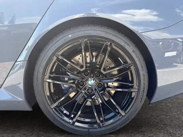 BMW M5 view 8