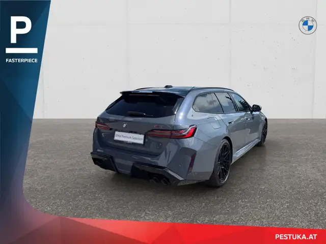 BMW M5 view 4