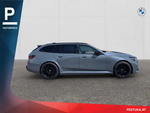 BMW M5 view 3
