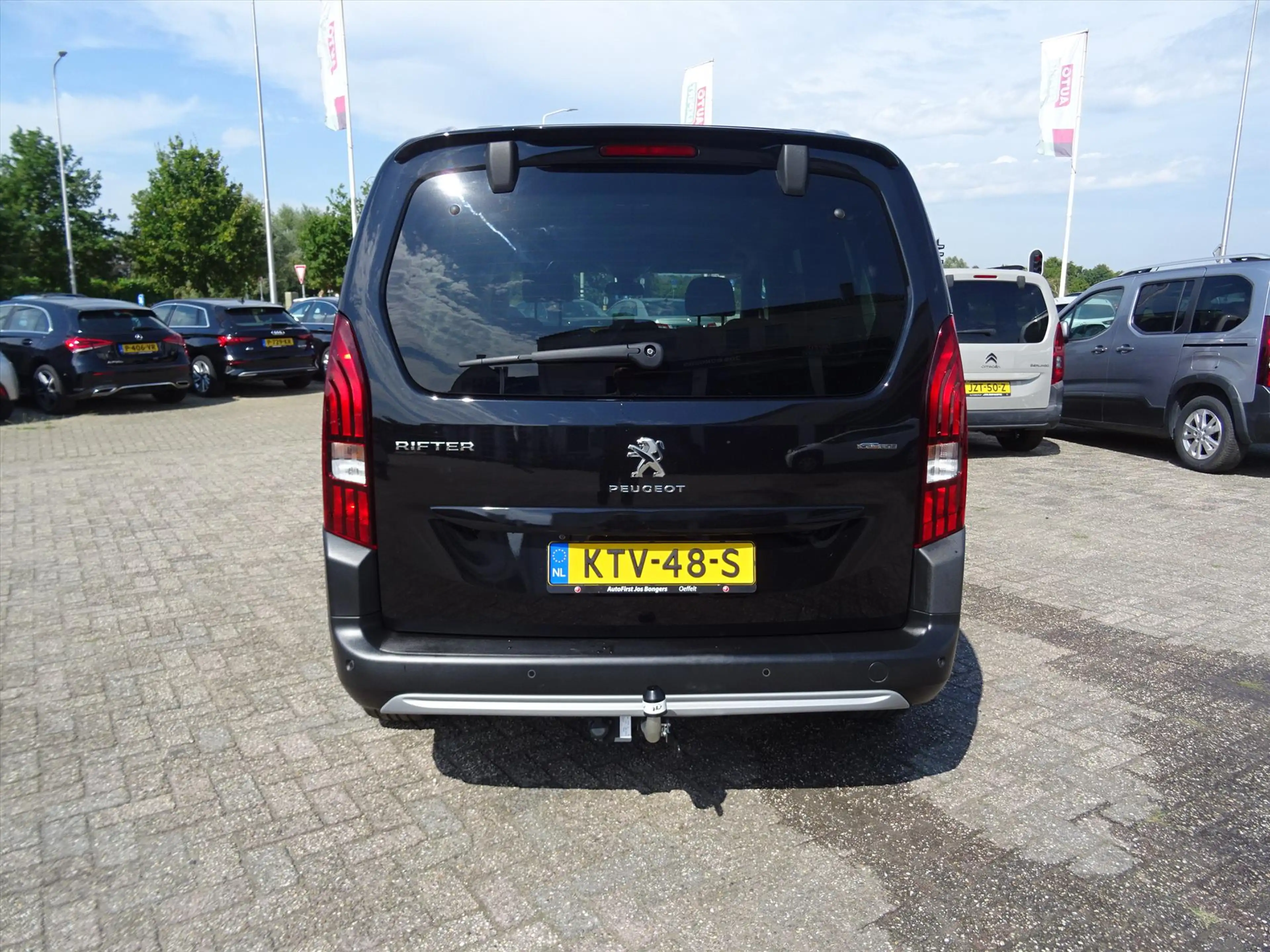 Peugeot Rifter 1.2 PureTech 130pk S&amp;S EAT8 Long Active GT — photo 5