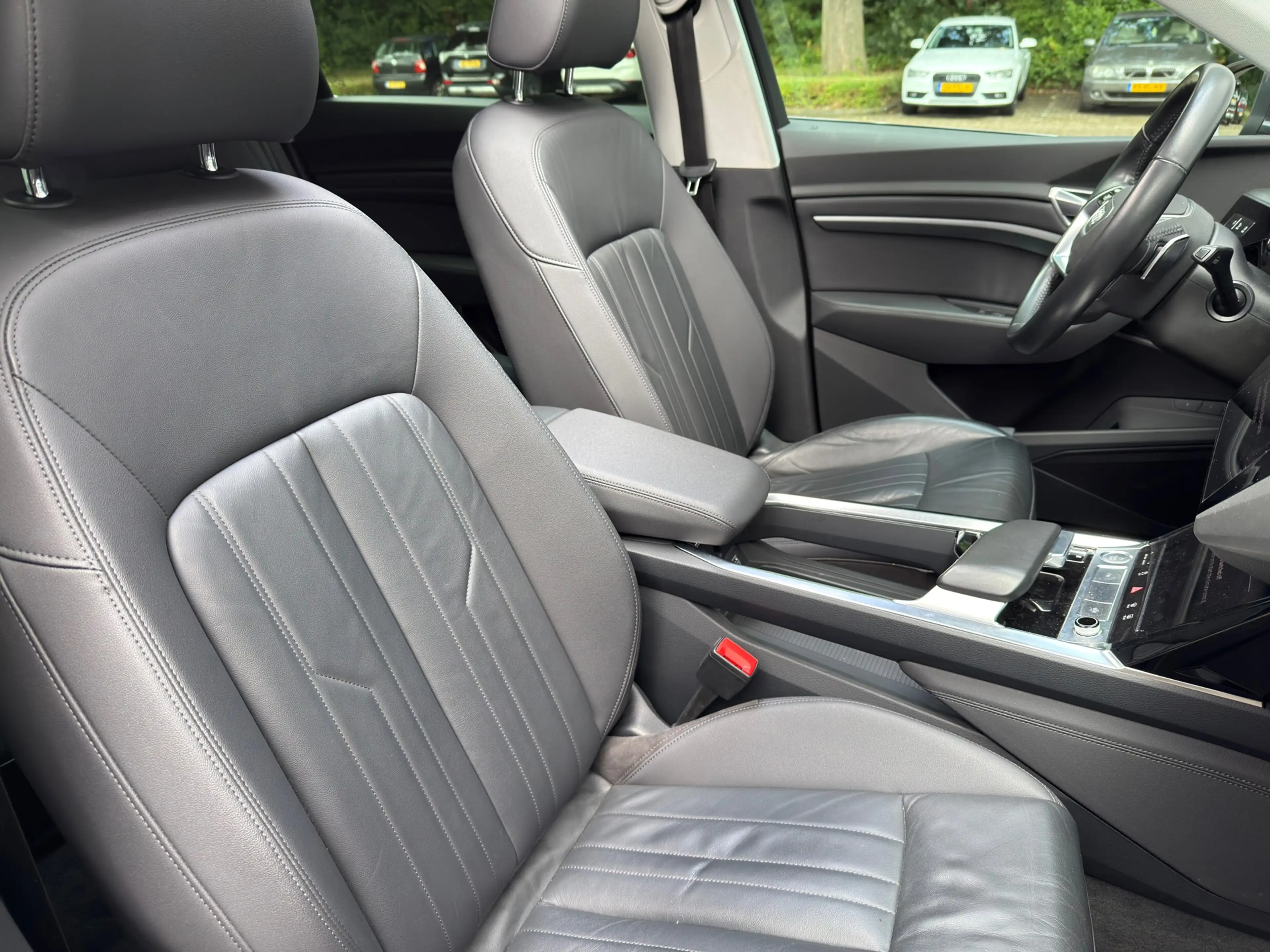 Audi e-tron E-tron 50 quattro Launch edition plus 71 kWh l Pan — photo 10