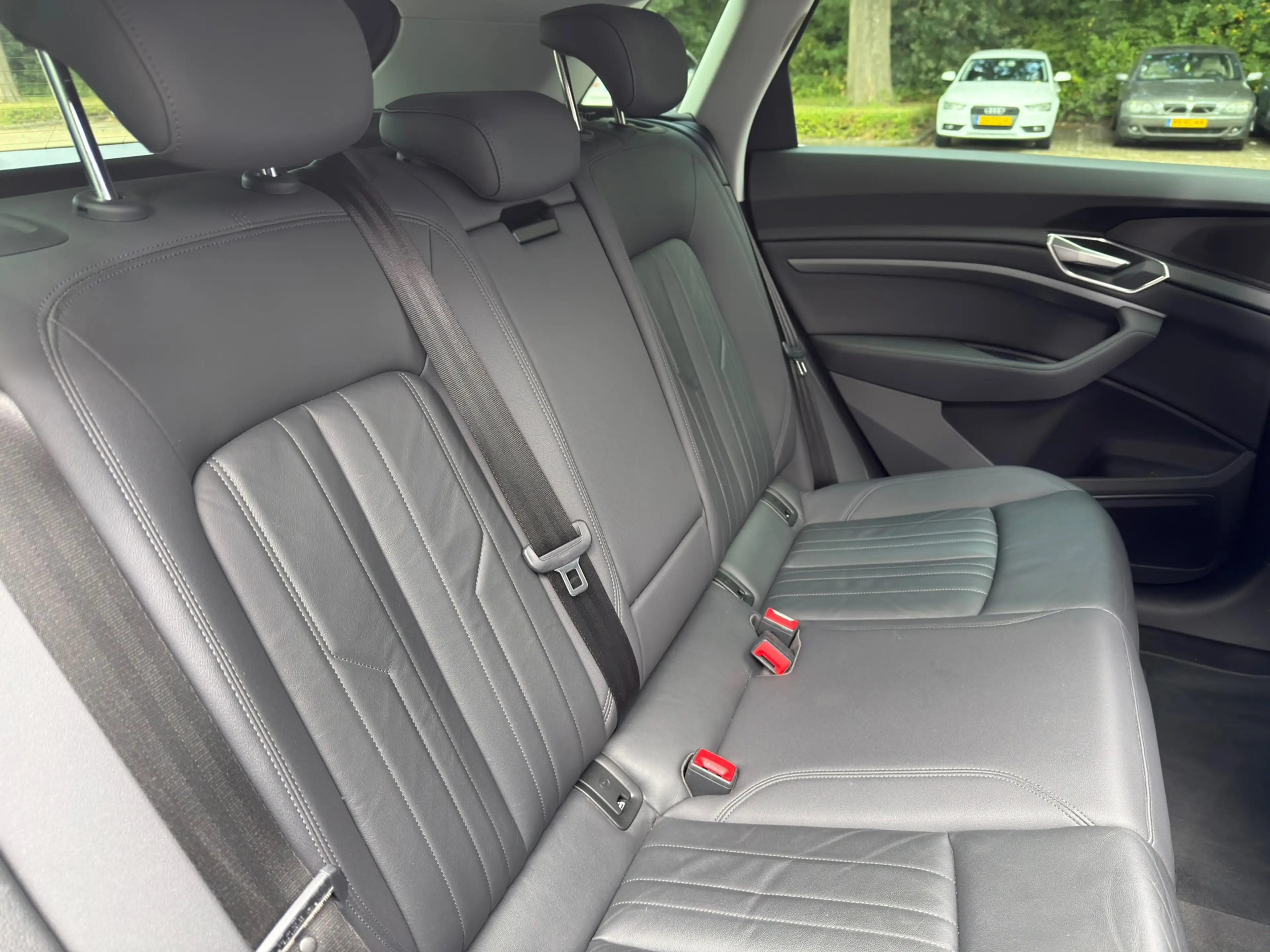 Audi e-tron E-tron 50 quattro Launch edition plus 71 kWh l Pan — photo 15