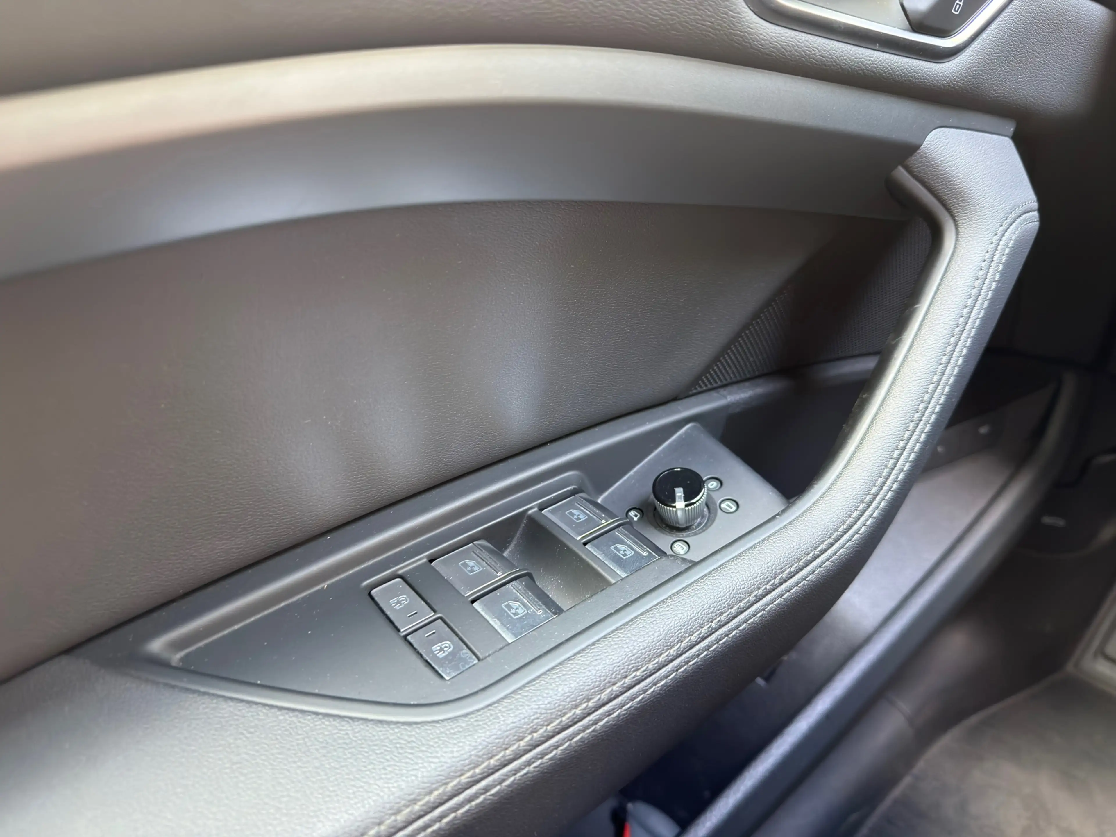 Audi e-tron E-tron 50 quattro Launch edition plus 71 kWh l Pan — photo 23