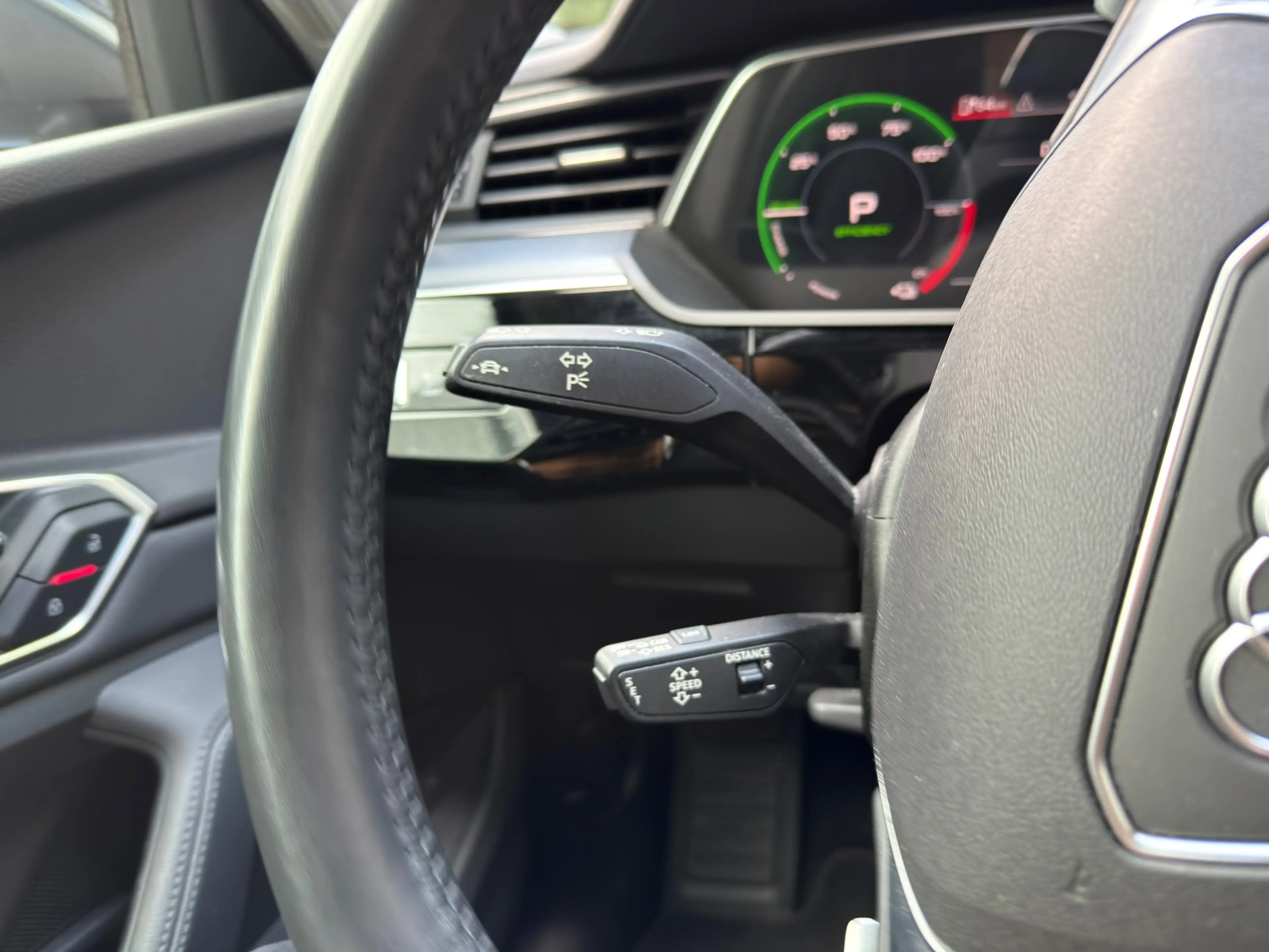 Audi e-tron E-tron 50 quattro Launch edition plus 71 kWh l Pan — photo 22