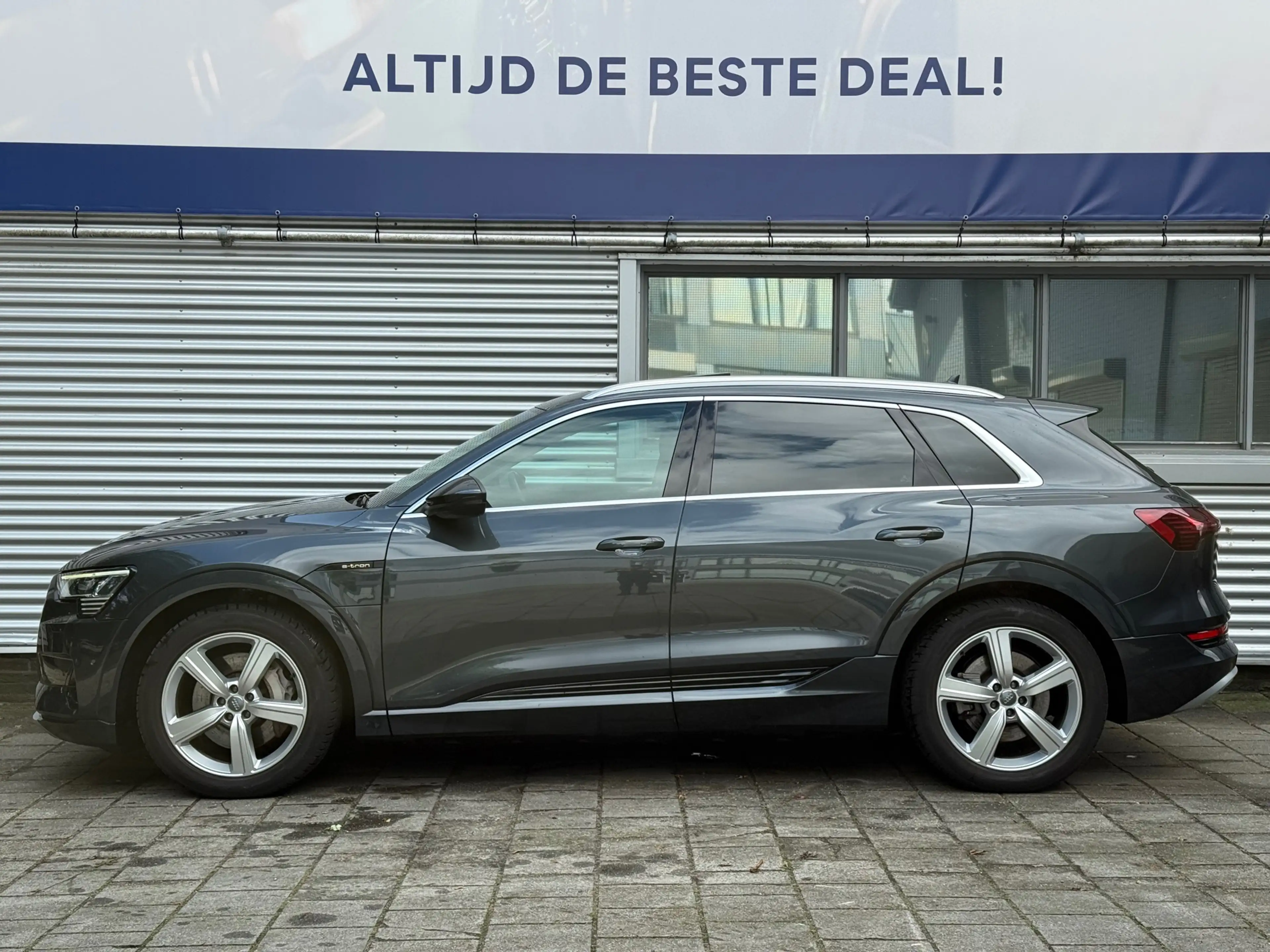 Audi e-tron E-tron 50 quattro Launch edition plus 71 kWh l Pan — photo 2