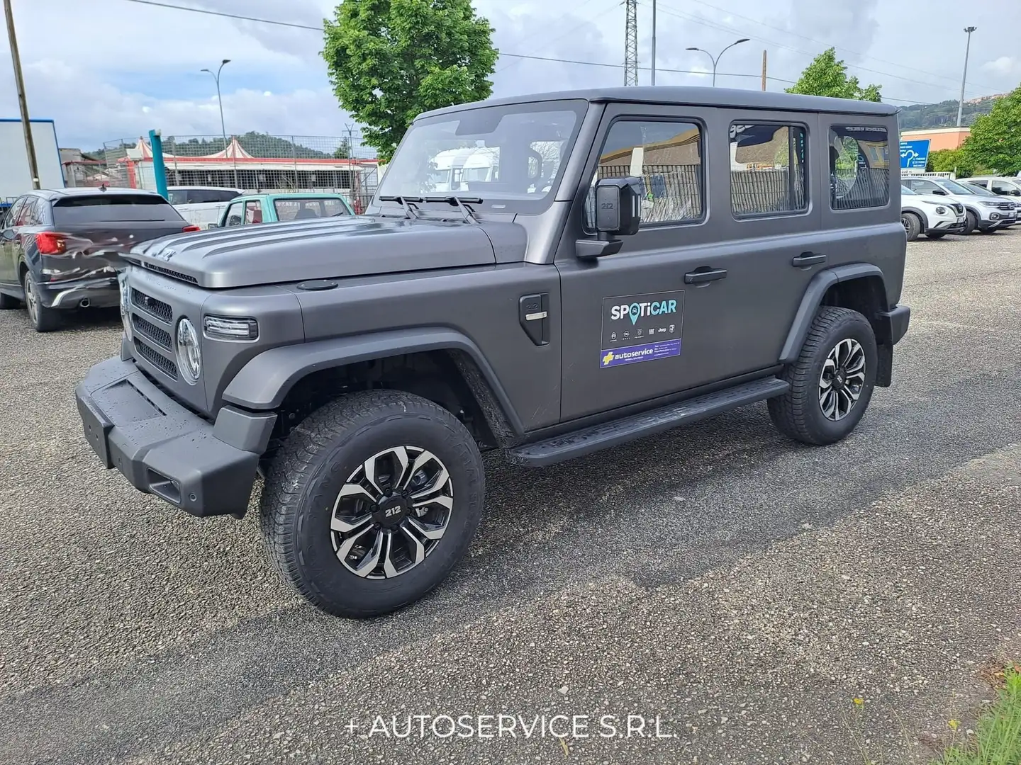 EMC 212 2.0 TDI 8AT 4WD Diesel Grau - 1
