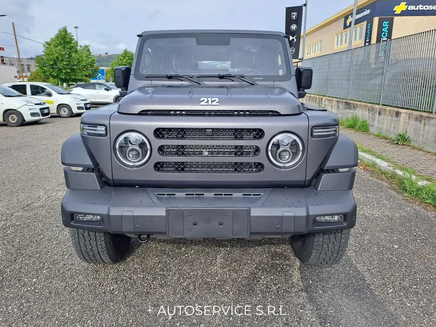 EMC 212 2.0 TDI 8AT 4WD Diesel Grau - 2