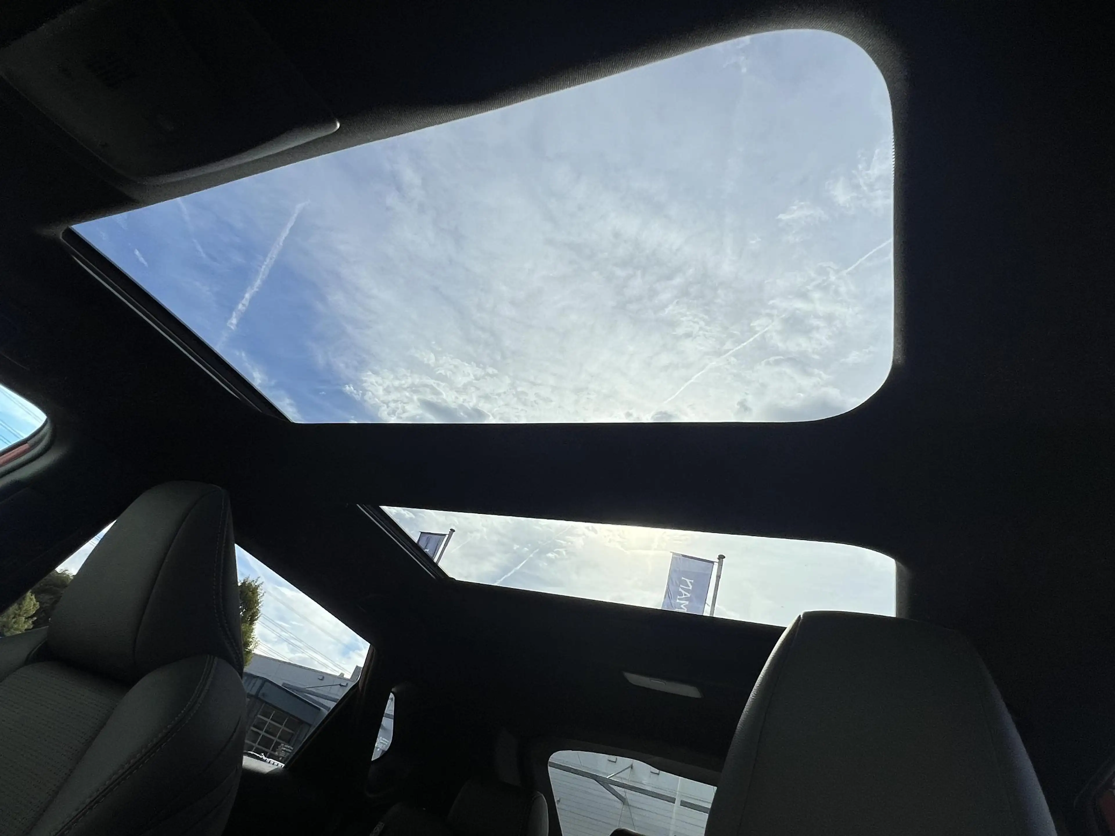 Subaru Solterra Sky Package 71 kWh | Apple Carplay & Android Auto — photo 9
