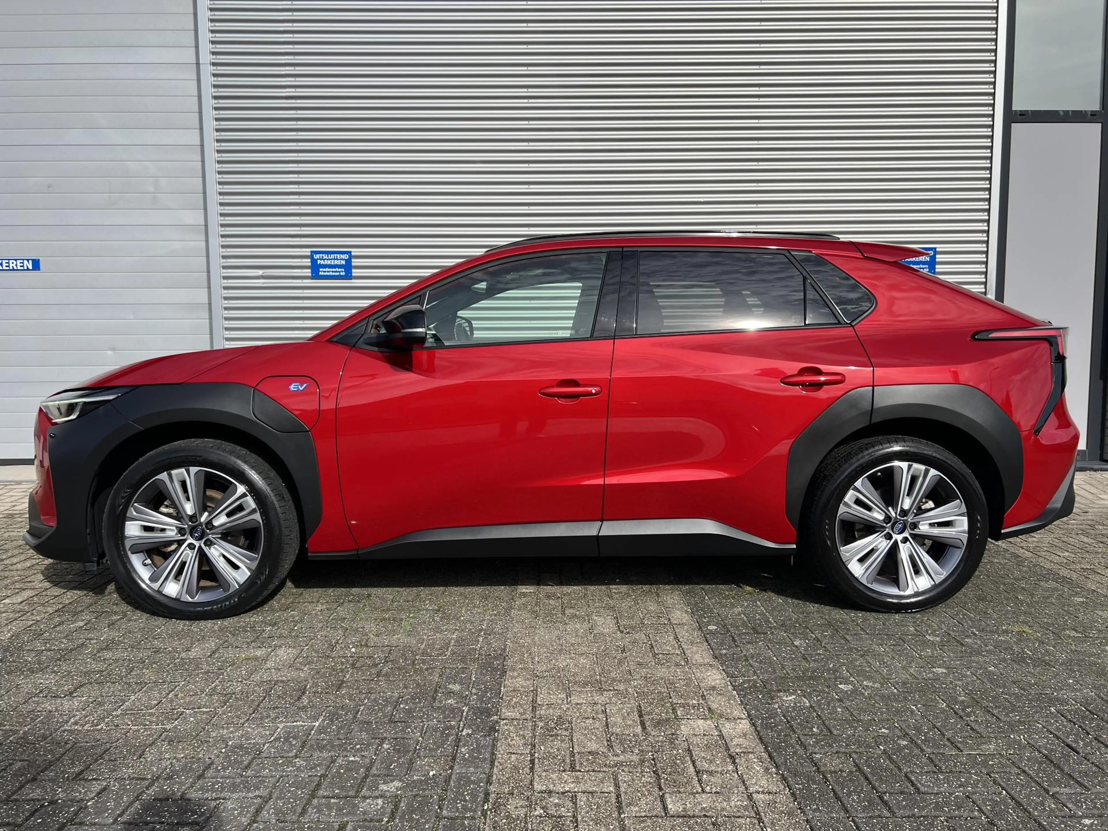 Subaru Solterra Sky Package 71 kWh | Apple Carplay & Android Auto — photo 3