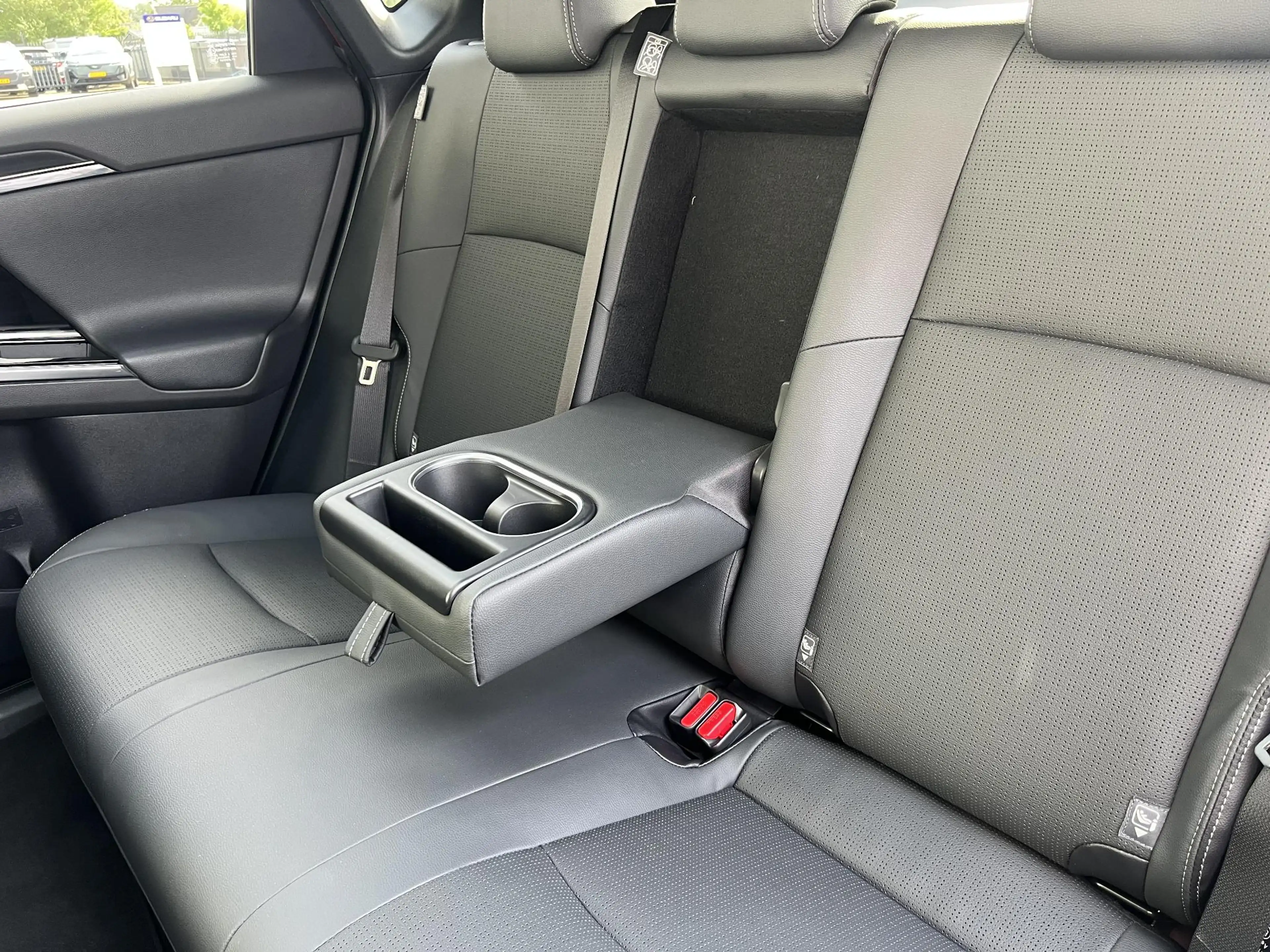Subaru Solterra Sky Package 71 kWh | Apple Carplay & Android Auto — photo 13