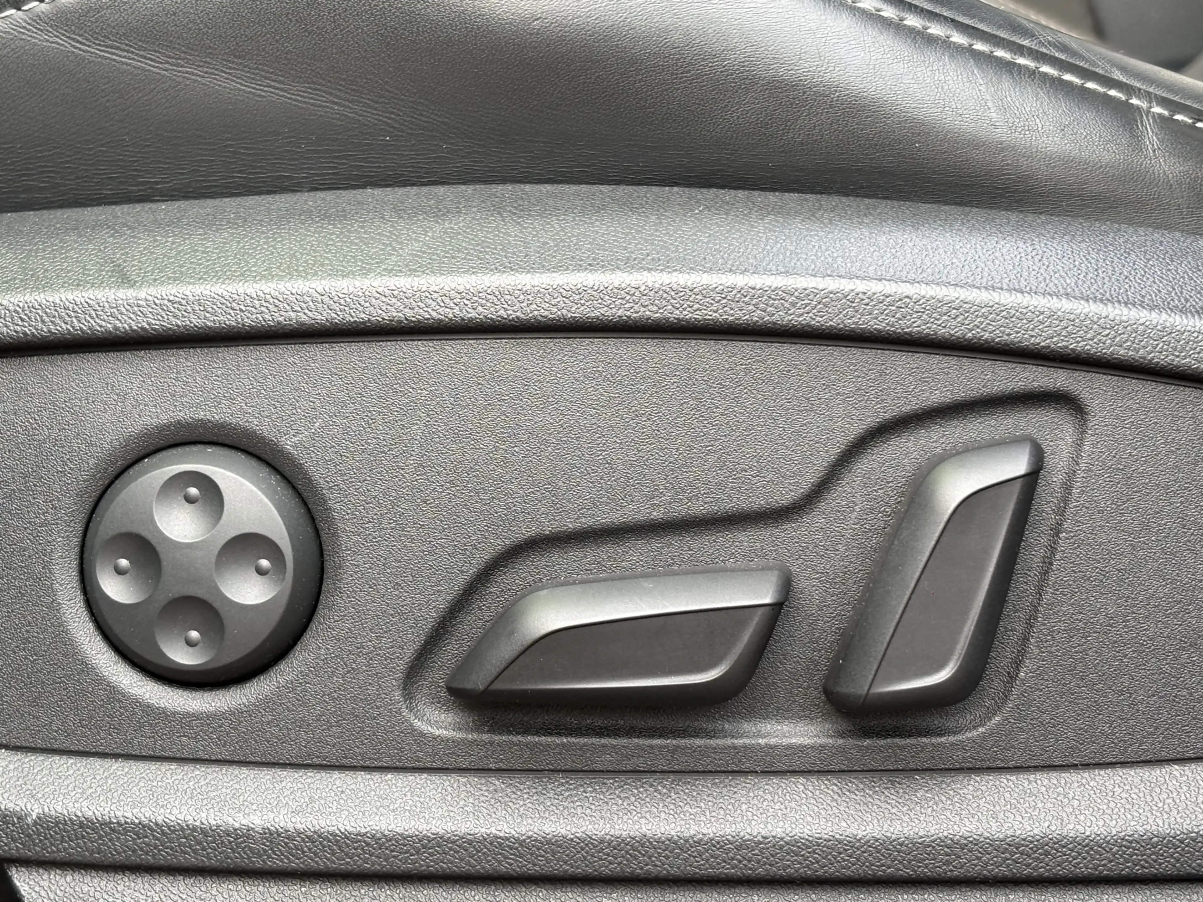 Audi SQ5 3.0 TFSI quattro | Panodak | RS Seats | Camera | A — photo 14