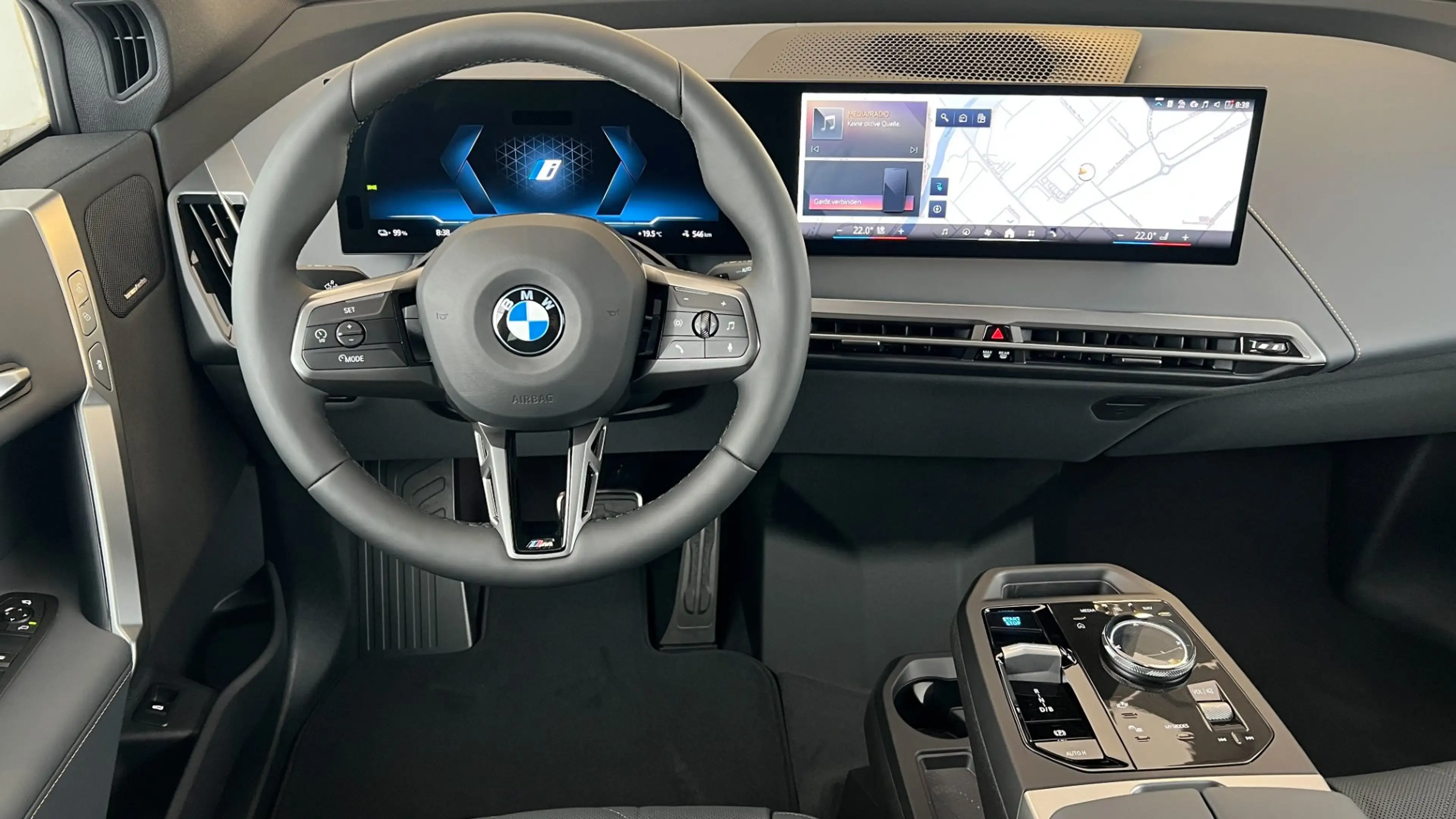 BMW iX xDrive45 — photo 12