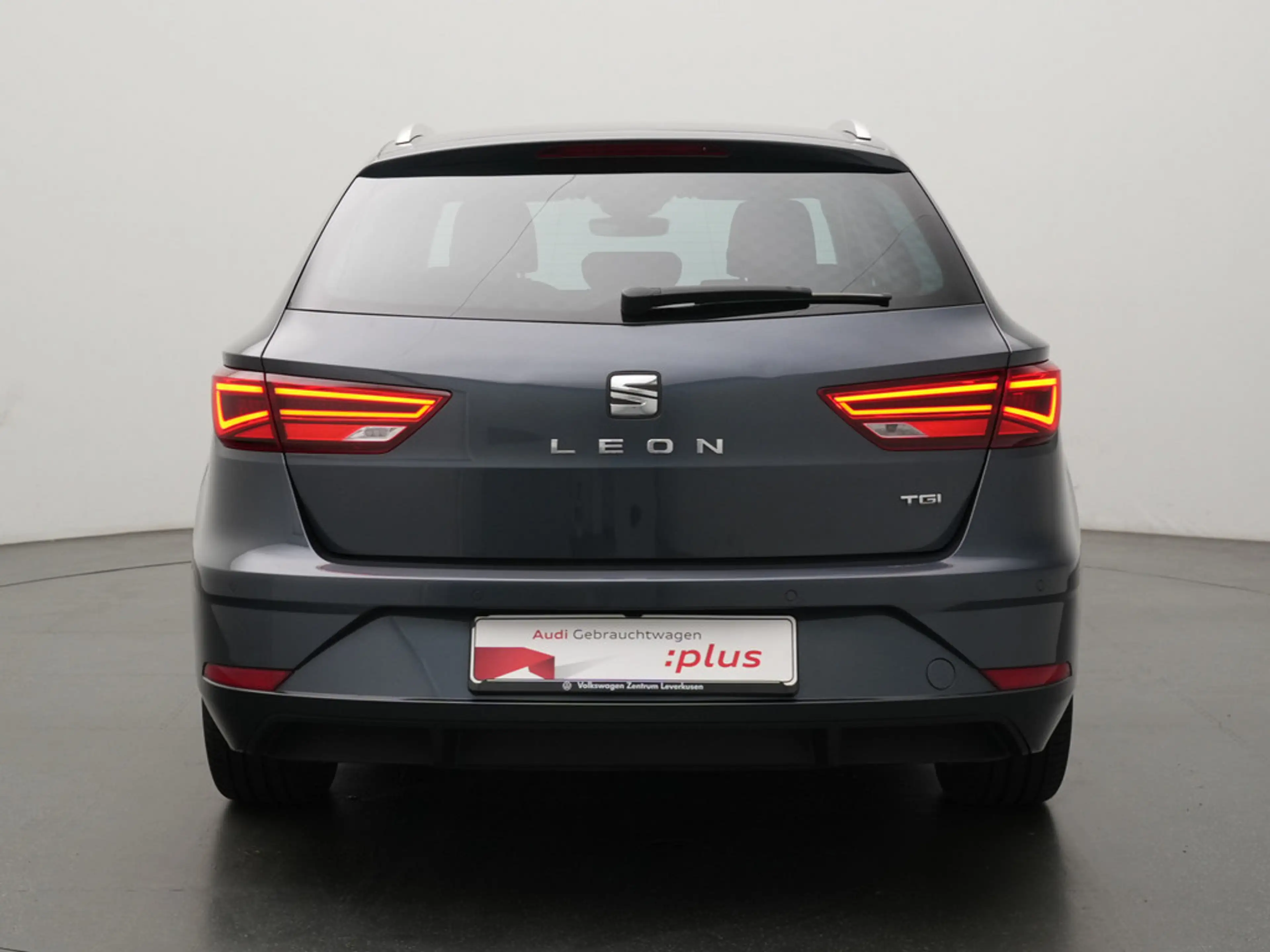 SEAT Leon ST 1.5 TGI Xcellence KEYLESS ACC PDC DSG — photo 4