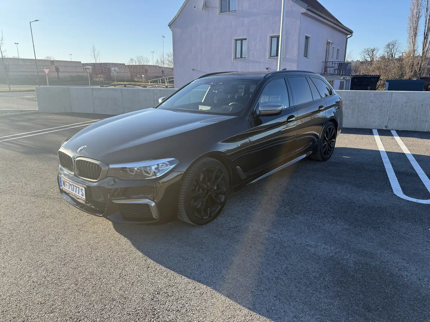 BMW M550 d Touring Schwarz - 1