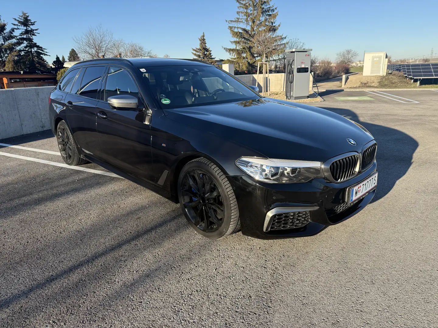 BMW M550 d Touring Schwarz - 2