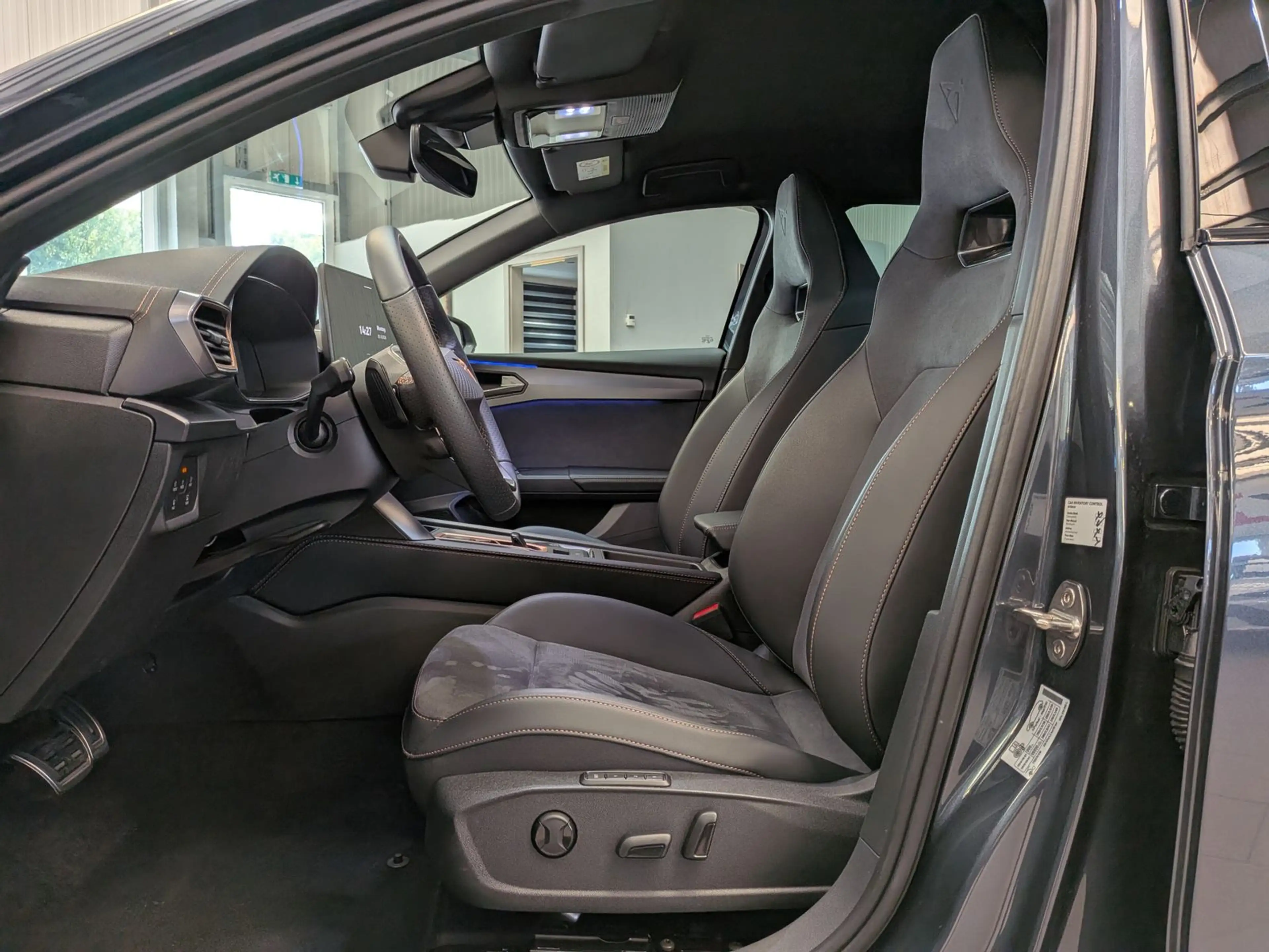CUPRA Leon 1.5 eTSI DSG DYNAMIC-EDGE-PAKET*CAM*AHK*18" — photo 14