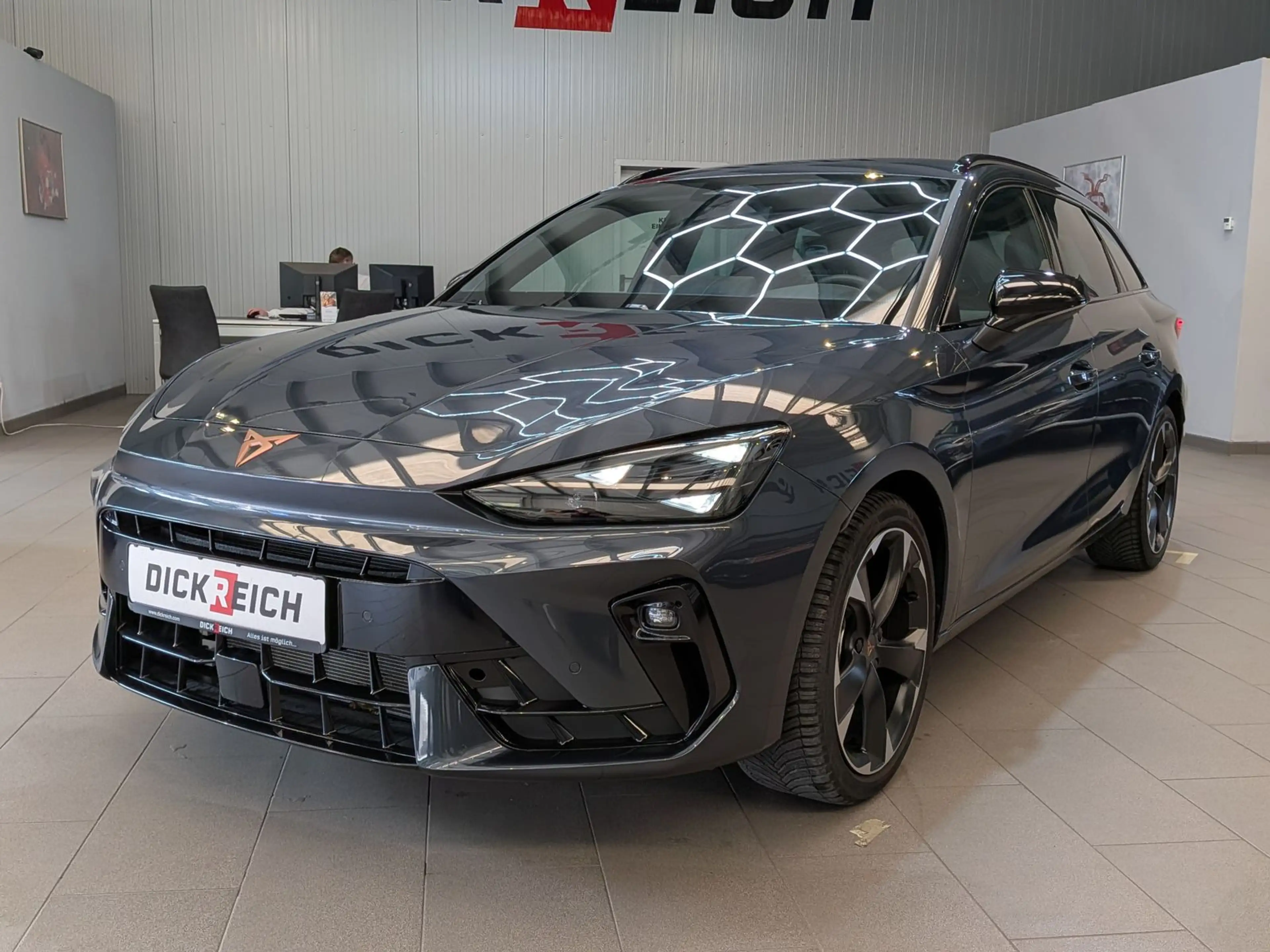 CUPRA Leon 1.5 eTSI DSG DYNAMIC-EDGE-PAKET*CAM*AHK*18" — photo 8