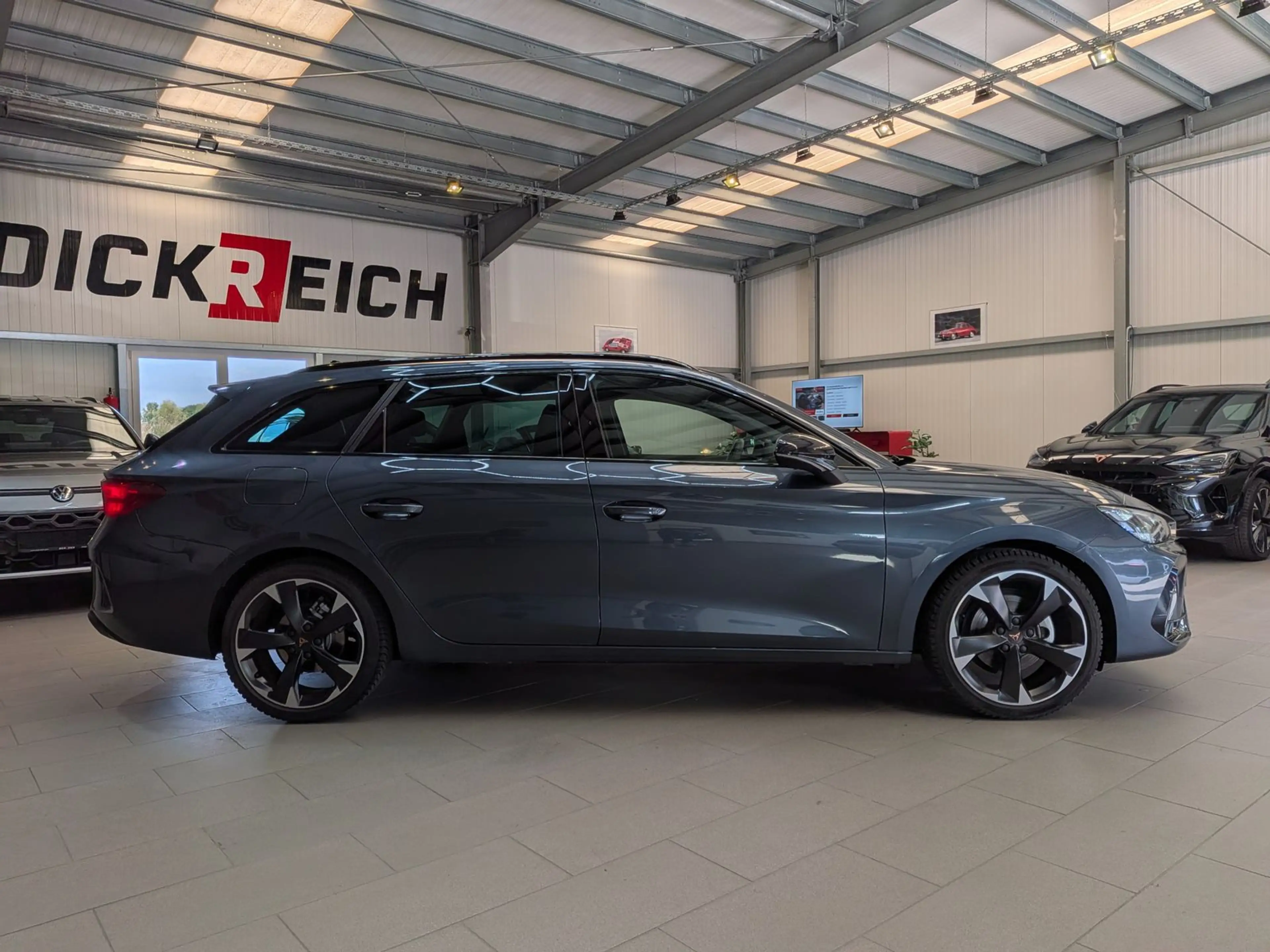 CUPRA Leon 1.5 eTSI DSG DYNAMIC-EDGE-PAKET*CAM*AHK*18" — photo 3
