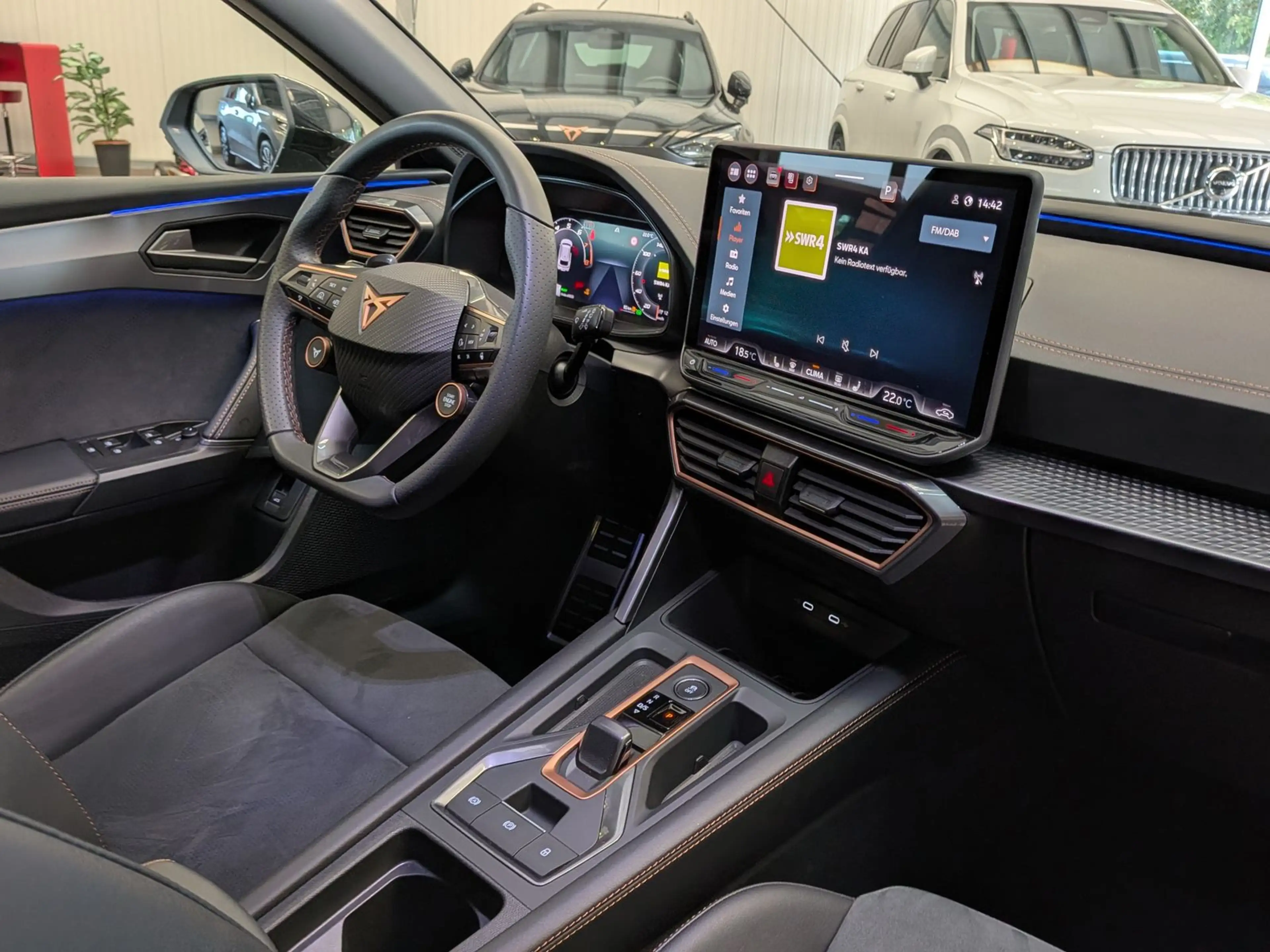 CUPRA Leon 1.5 eTSI DSG DYNAMIC-EDGE-PAKET*CAM*AHK*18" — photo 13
