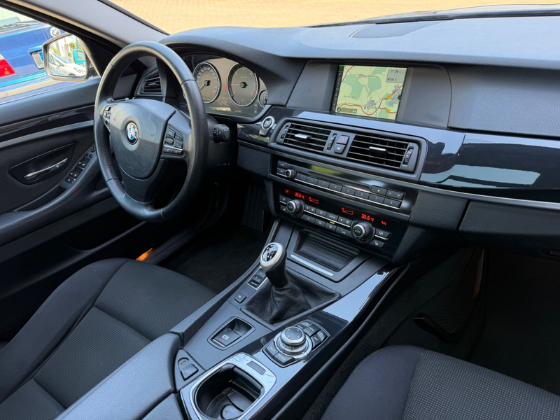 BMW 520 d Touring /Navi/Pano/ — photo 7