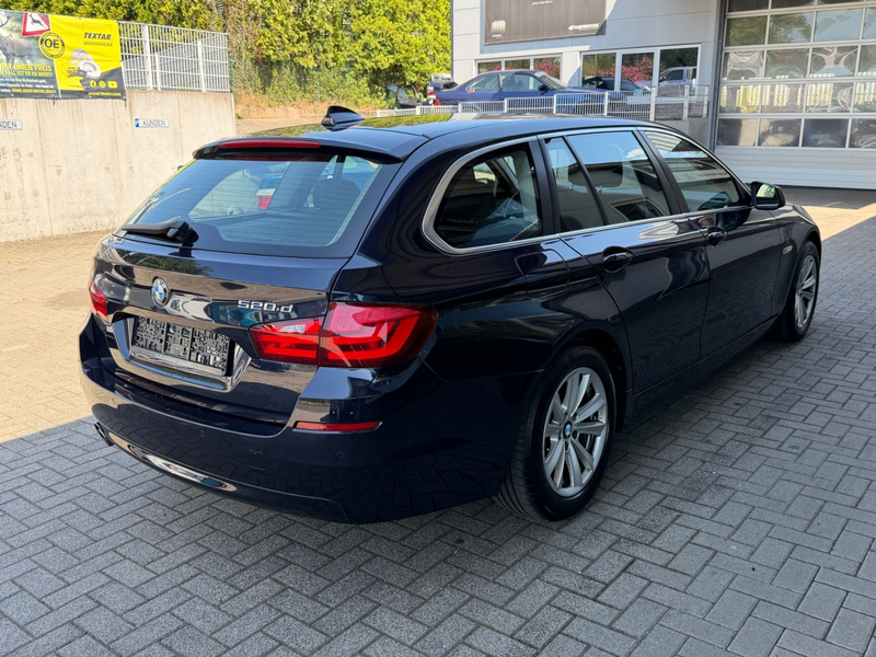 BMW 520 d Touring /Navi/Pano/ — photo 3