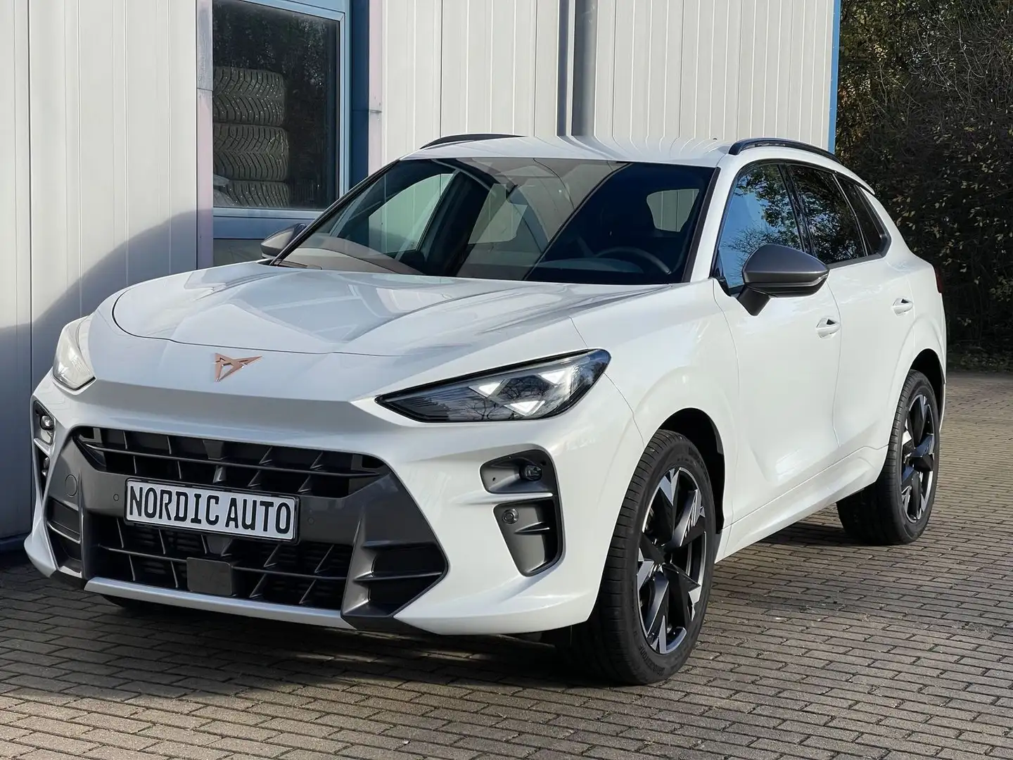 CUPRA Terramar 1.5 eTSI+CAM+KEYLESS+LENKRADHZG+ACC Weiß - 1