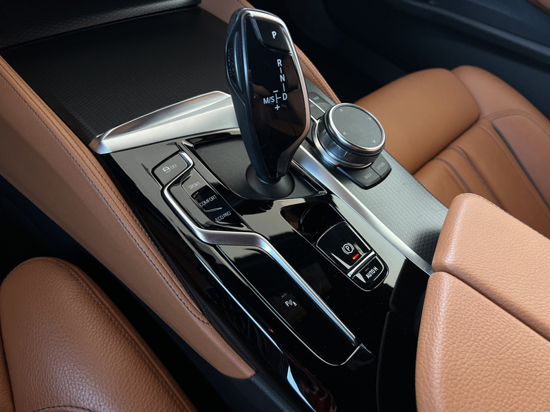BMW 530 d A Touring M Sportpaket AHK LED — photo 11