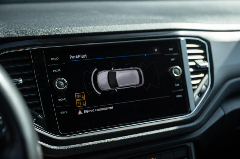 Volkswagen T-Roc 1.5 TSI Sport PANO AUTOMAAT ACC LED NAVI — photo 18