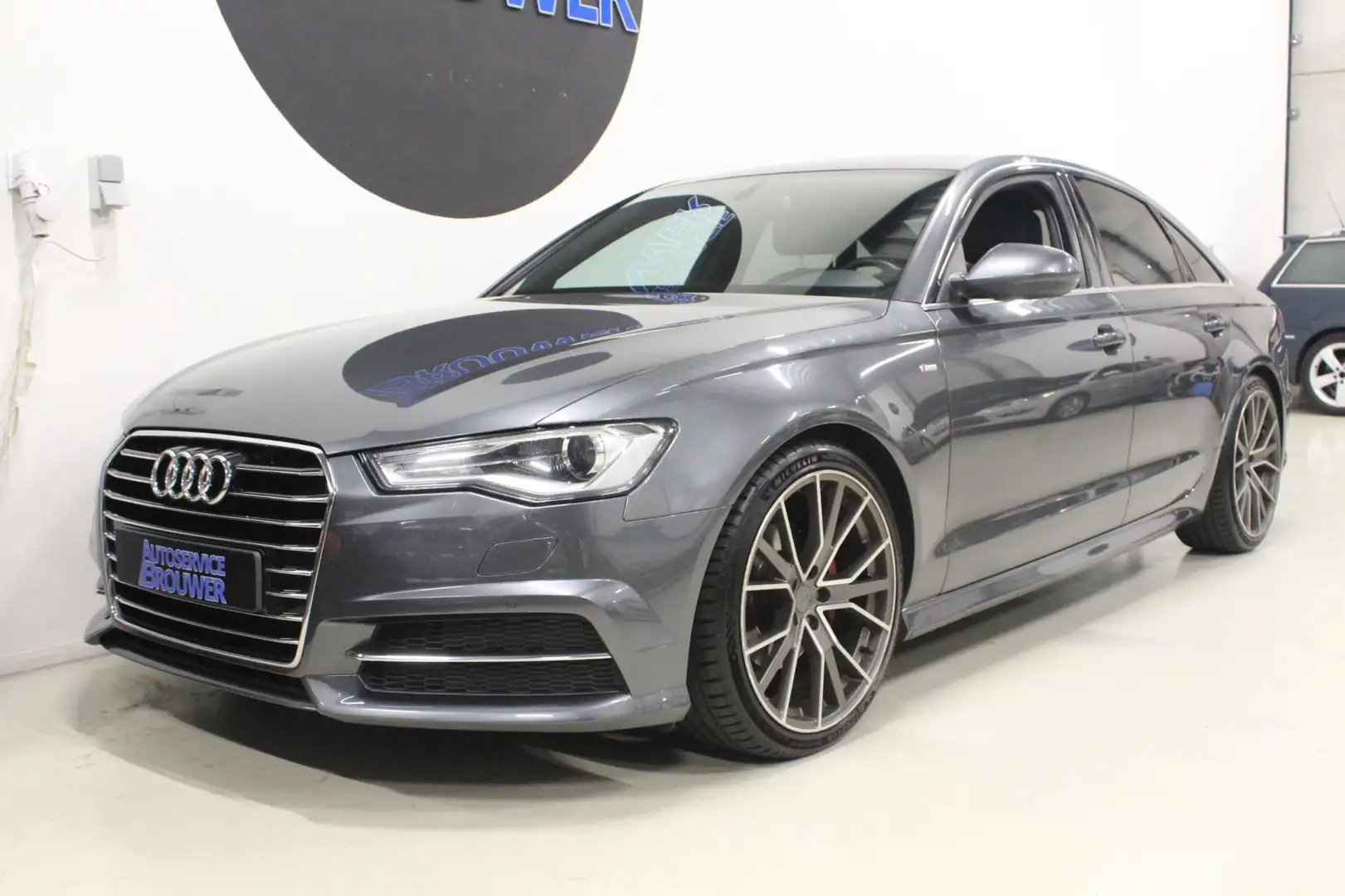 Audi A6 Limousine 1.8 TFSI S-line ultra Adrenalin Sport Grijs - 2