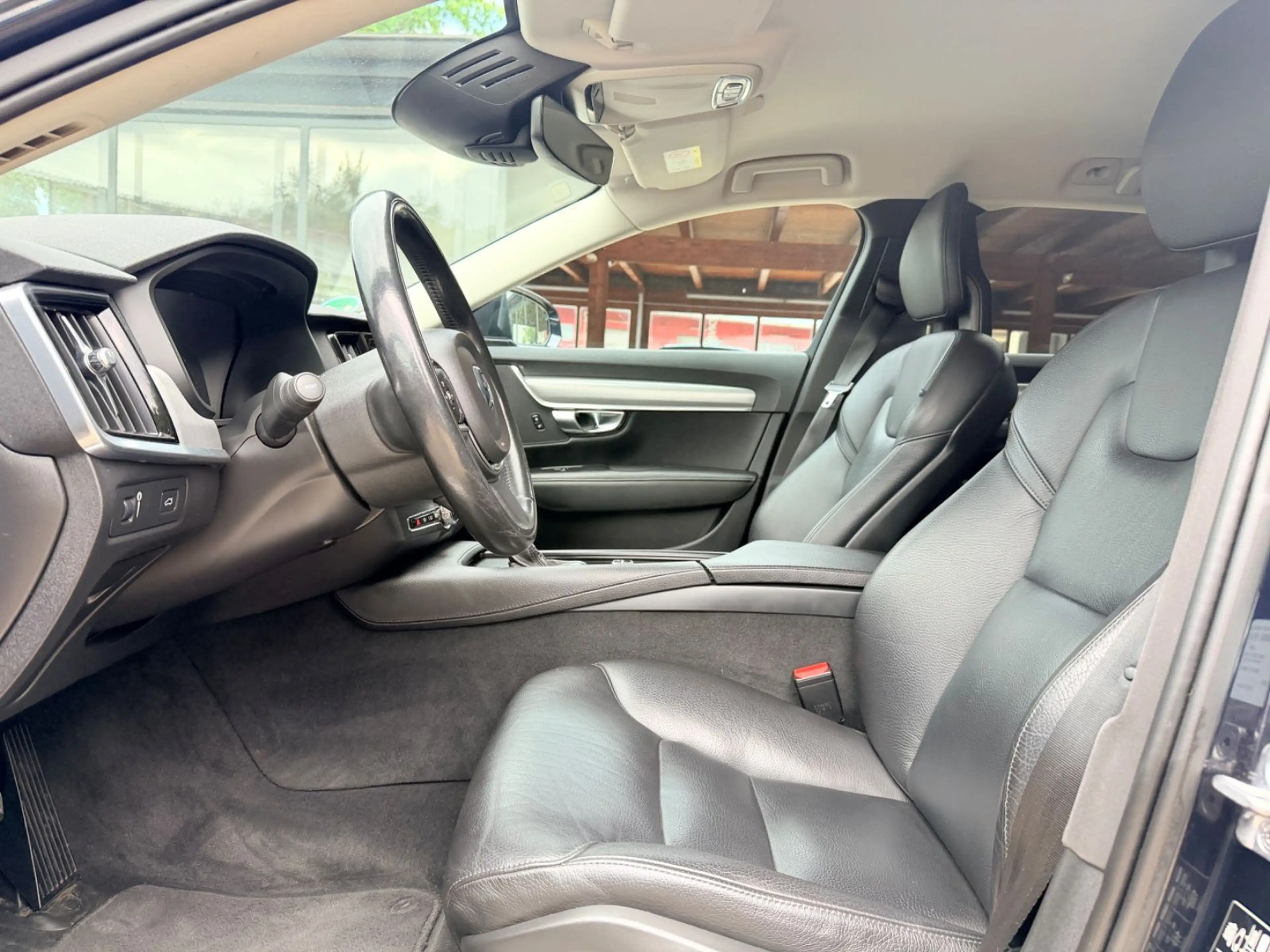 Volvo V90 Kombi Momentum AUTOMATIK*LED*NAVI*LEDER — photo 15
