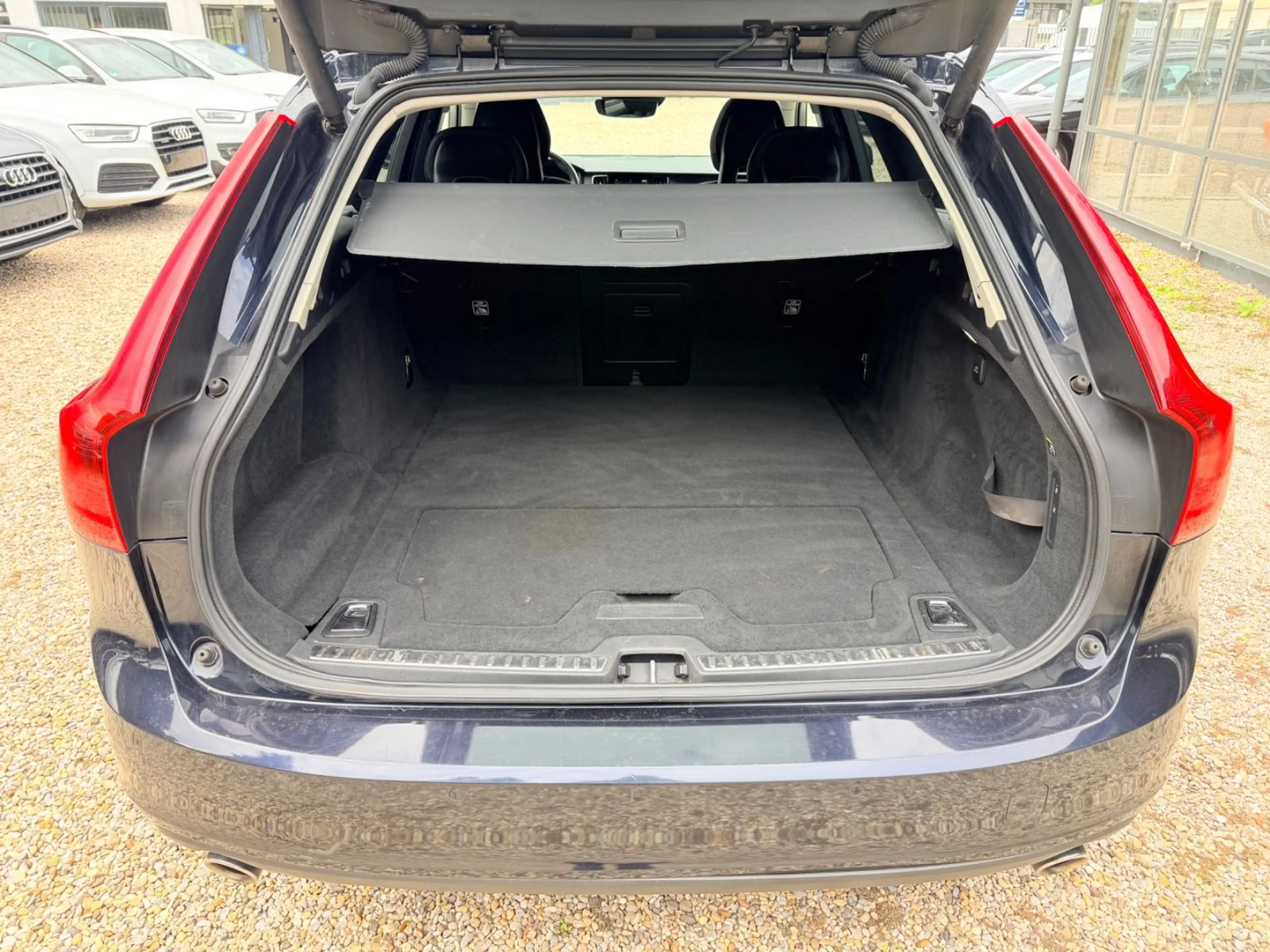Volvo V90 Kombi Momentum AUTOMATIK*LED*NAVI*LEDER — photo 17