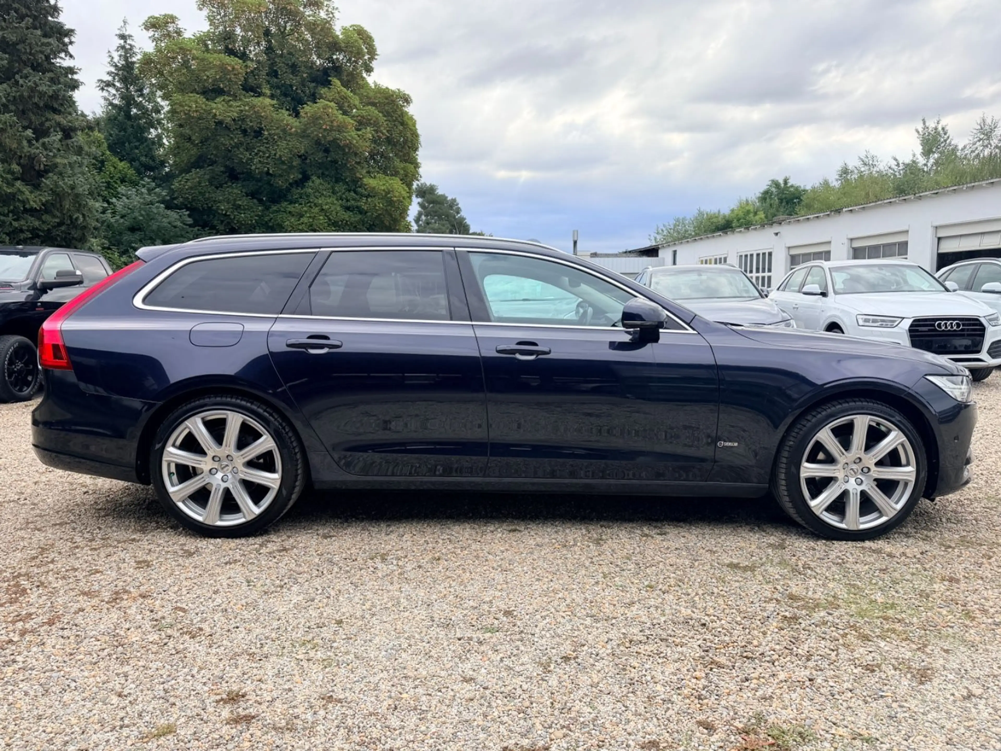 Volvo V90 Kombi Momentum AUTOMATIK*LED*NAVI*LEDER — photo 10