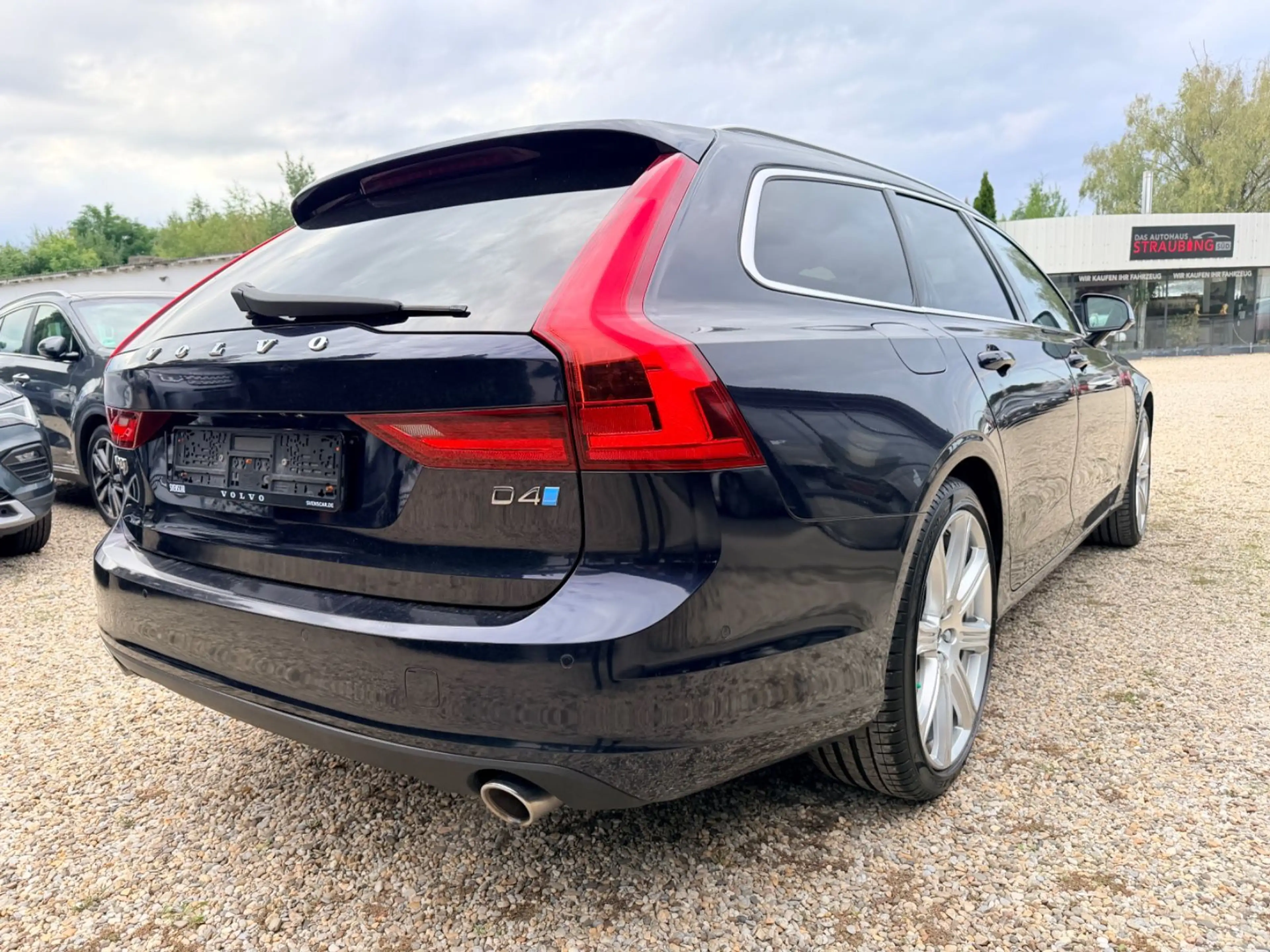 Volvo V90 Kombi Momentum AUTOMATIK*LED*NAVI*LEDER — photo 8