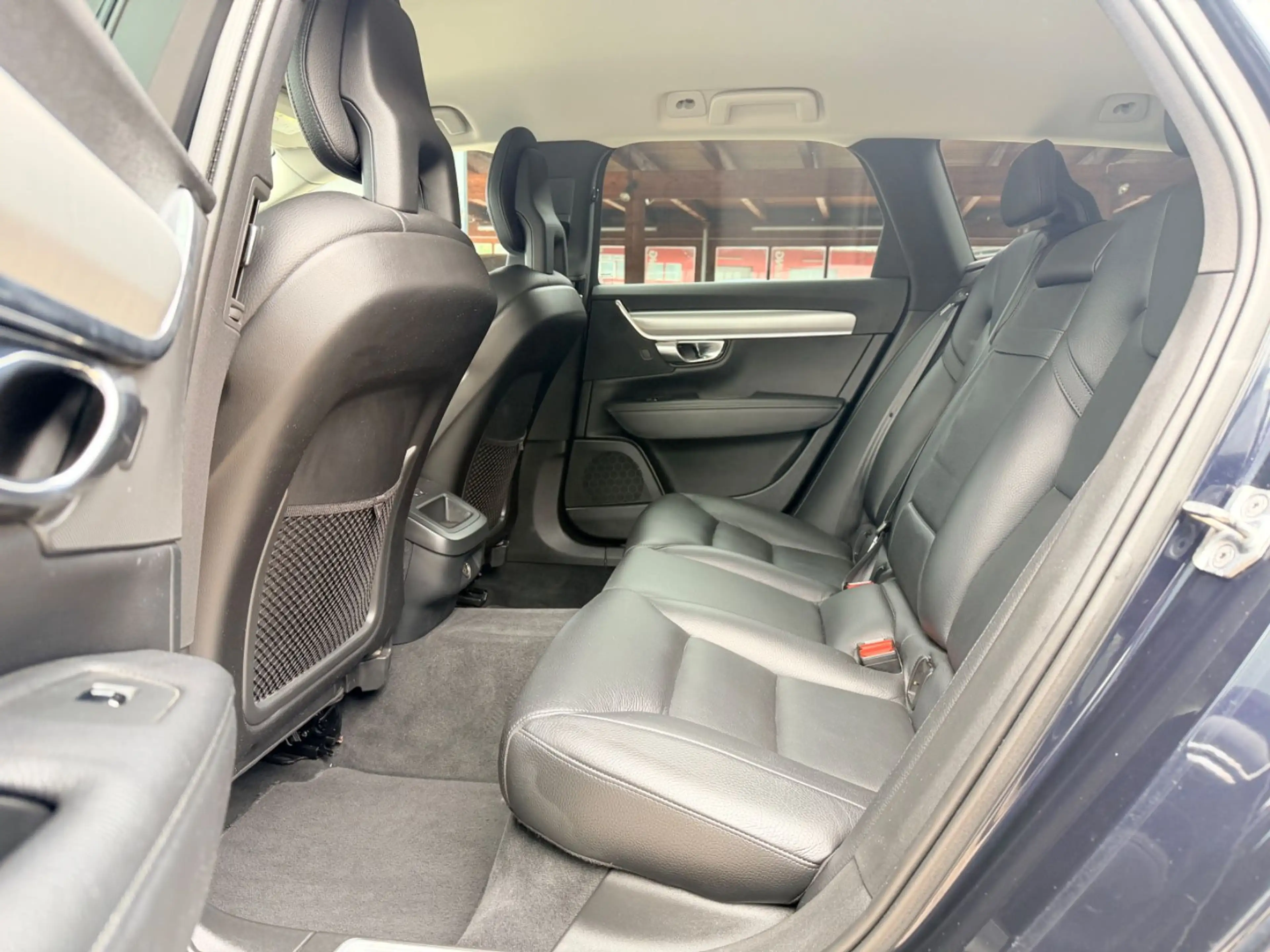 Volvo V90 Kombi Momentum AUTOMATIK*LED*NAVI*LEDER — photo 16