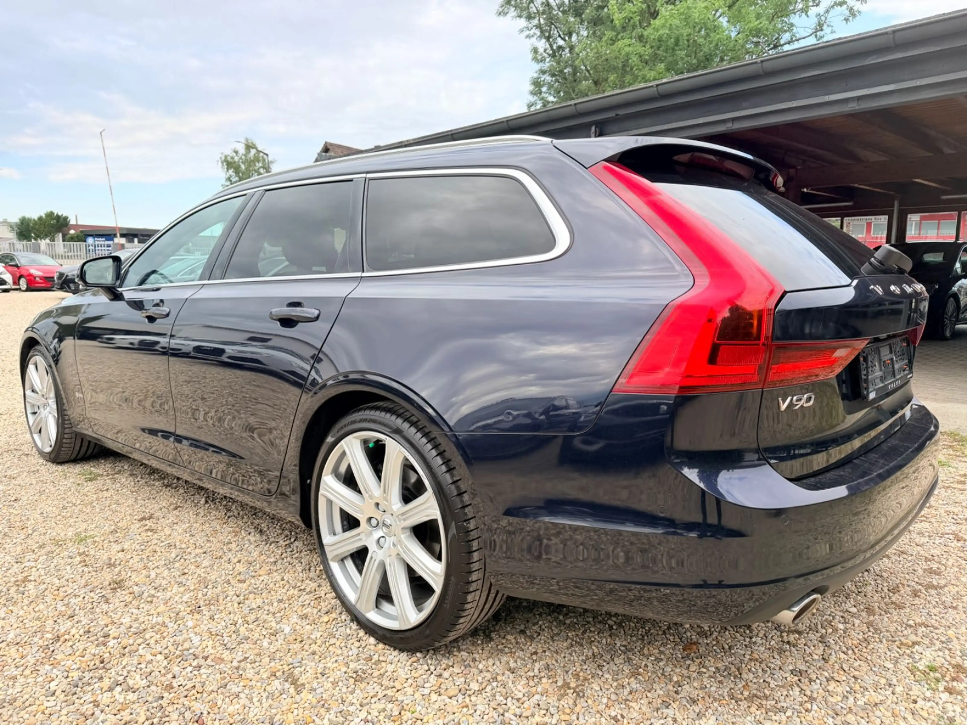 Volvo V90 Kombi Momentum AUTOMATIK*LED*NAVI*LEDER — photo 5